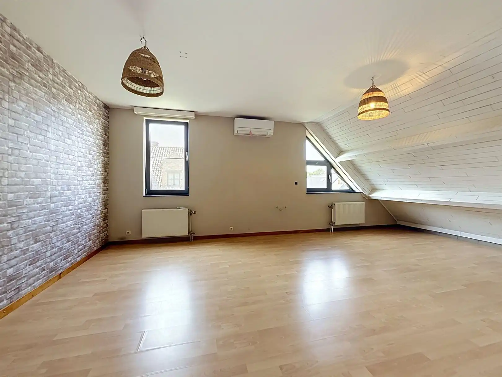 Huis met praktijkruimte, 4 slpks,  2 bdks, 10a 34ca foto 58