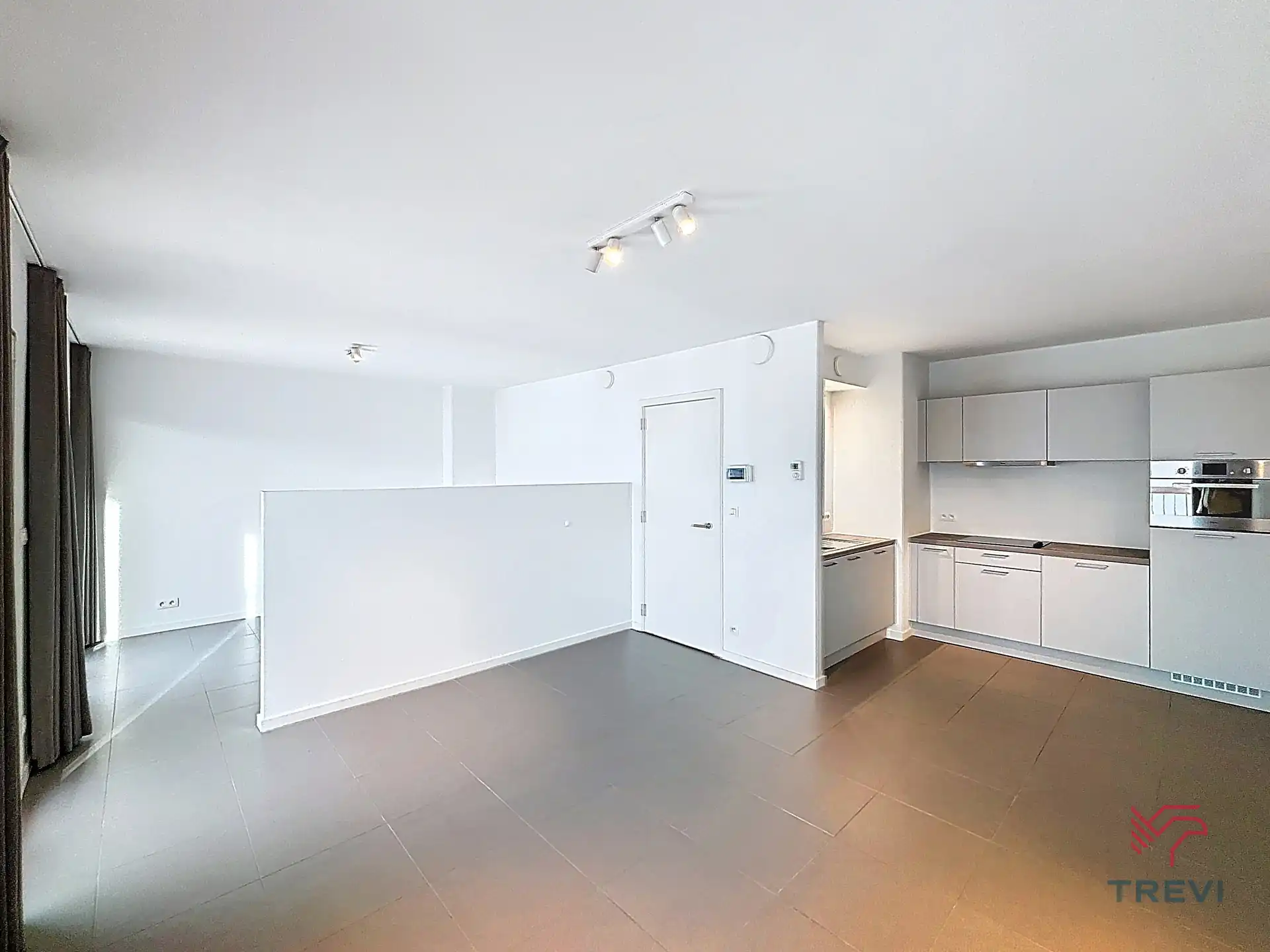 Studio met slaaphoek in Tour & Taxis foto {{pictureIndex}}