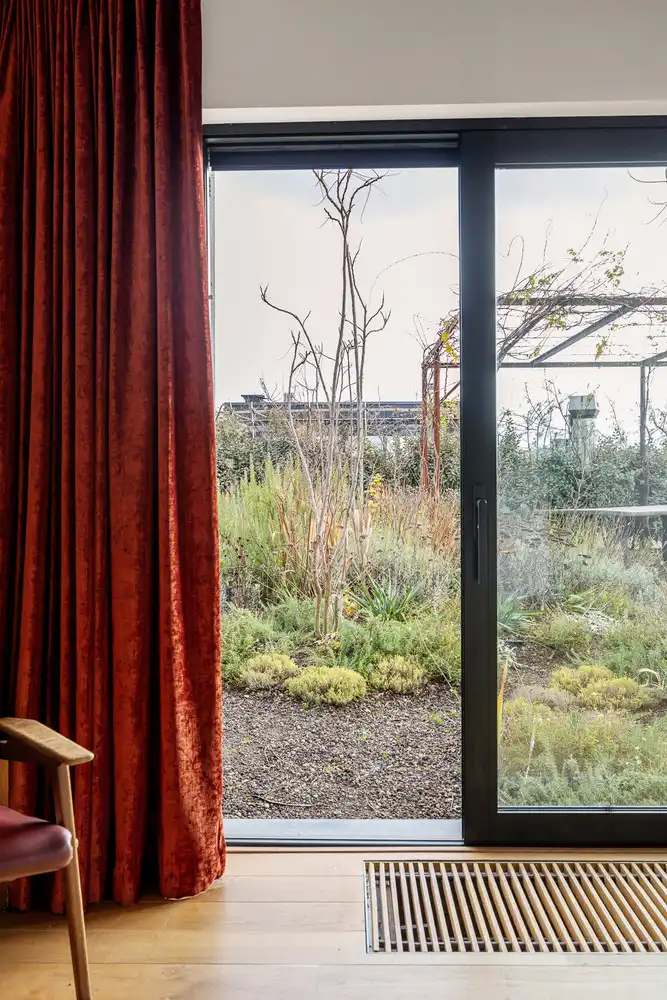 Een woning in de lucht: 'Uitzonderlijke loft 200m² + aangelegde daktuin, terras en 2 optionele garages in rustig, groen woonerf op de grens Borgerhout/Antwerpen' foto 25