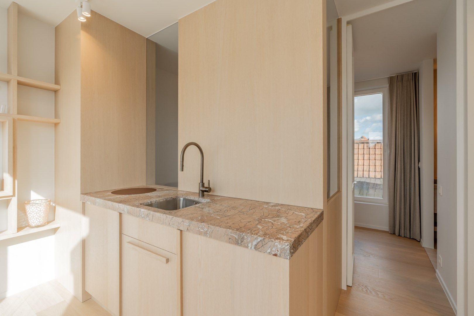 Luxueus gerenoveerde penthouse met groot zonneterras op wandelafstand van het Albertplein foto 20