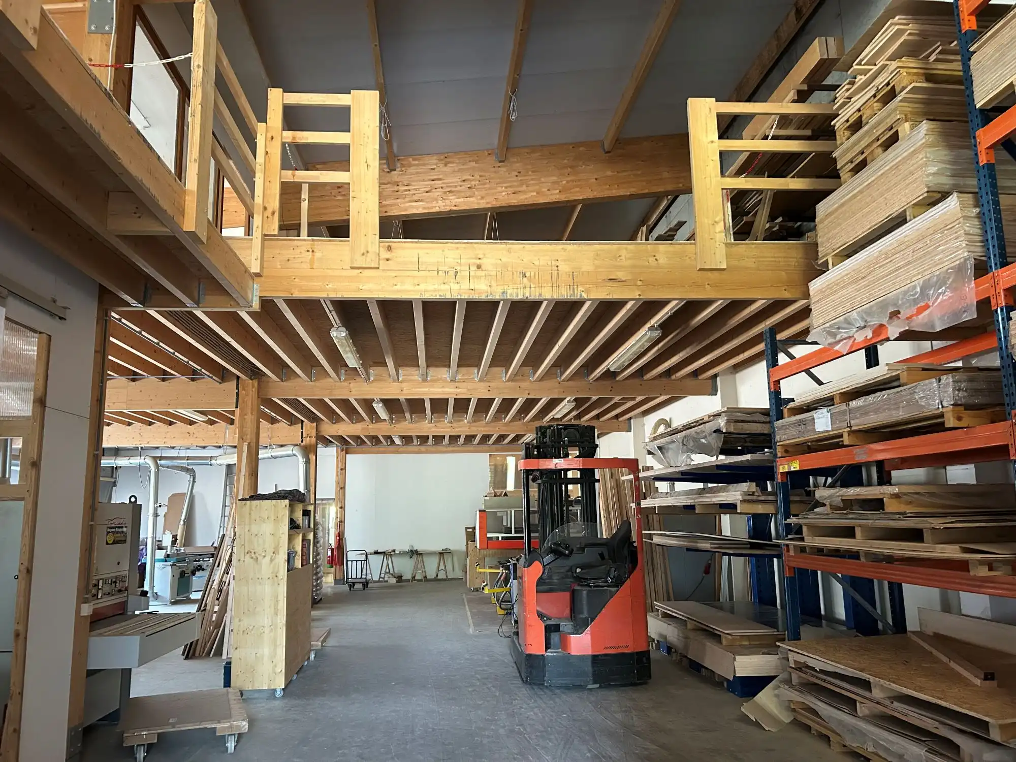 Multifunctioneel bedrijfsgebouw met een oppervlakte van 1510 m² gelegen op Kamp C, Provinciaal Centrum Duurzaam Bouwen en Wonen te Westerlo. foto 14