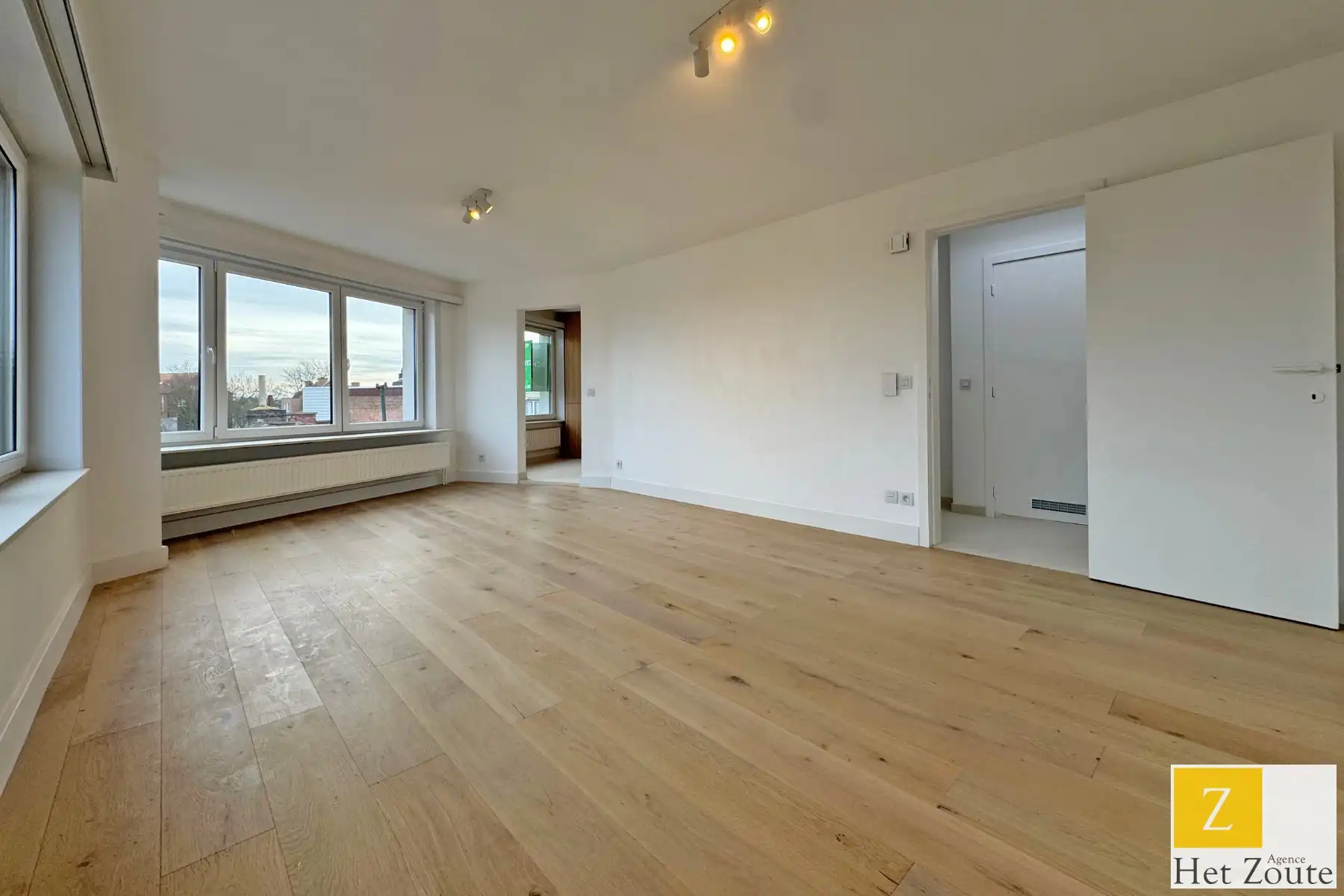 Vernieuwd hoekappartement in residentiële buurt te Knokke foto 2