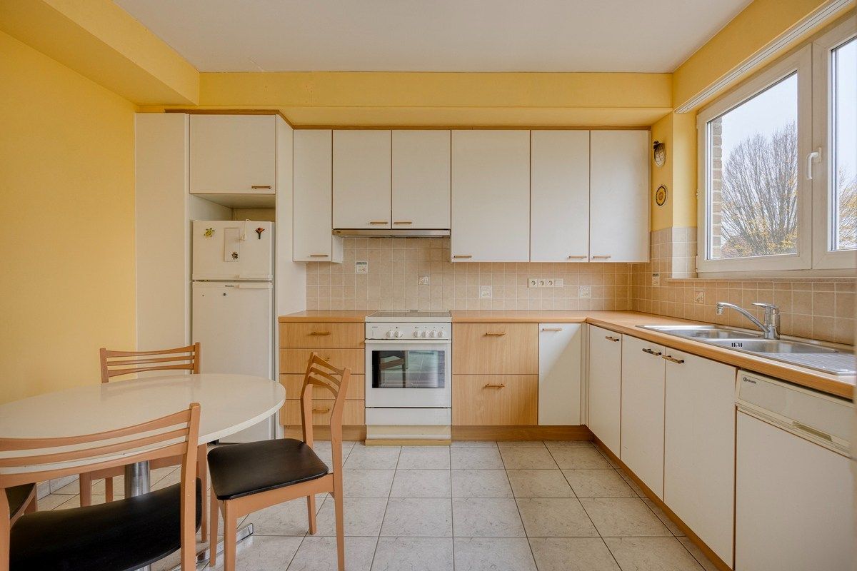 Goed gelegen appartement met parking en kelder  foto 9