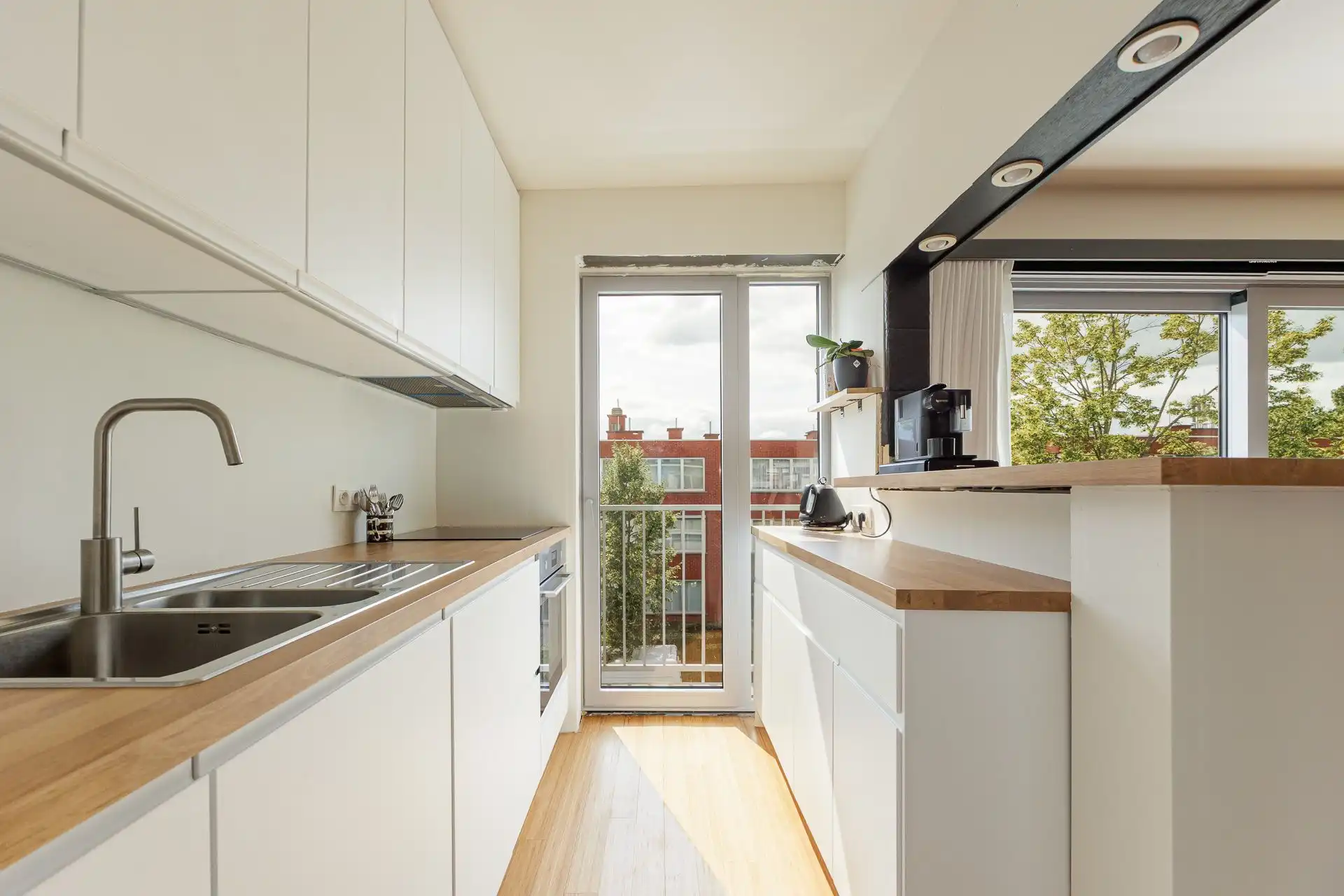 Rustig gelegen 2 SL appartement met garage foto {{pictureIndex}}