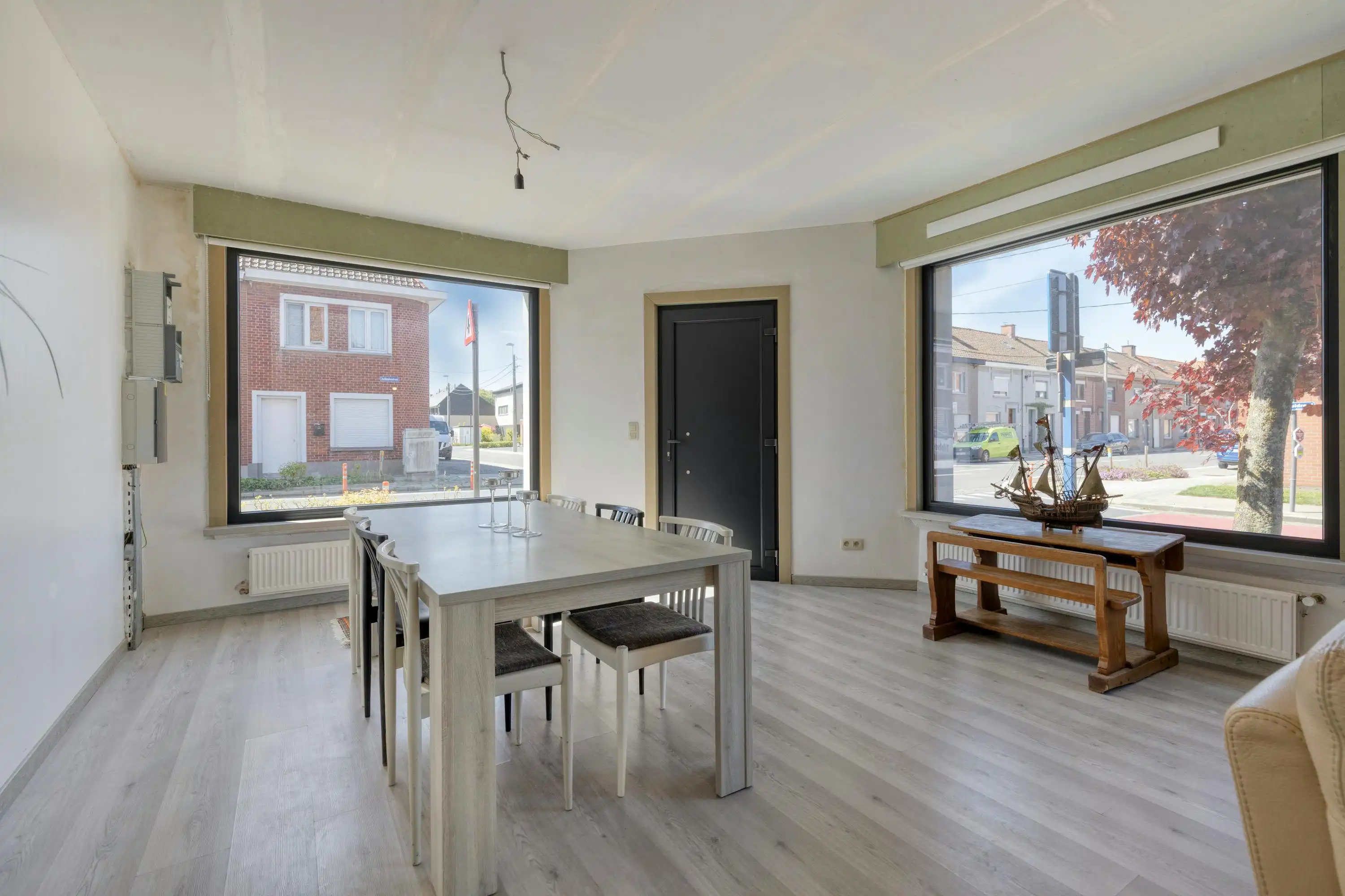 Een charmant huis met gezellige tuin en garage te Roeselare foto 5