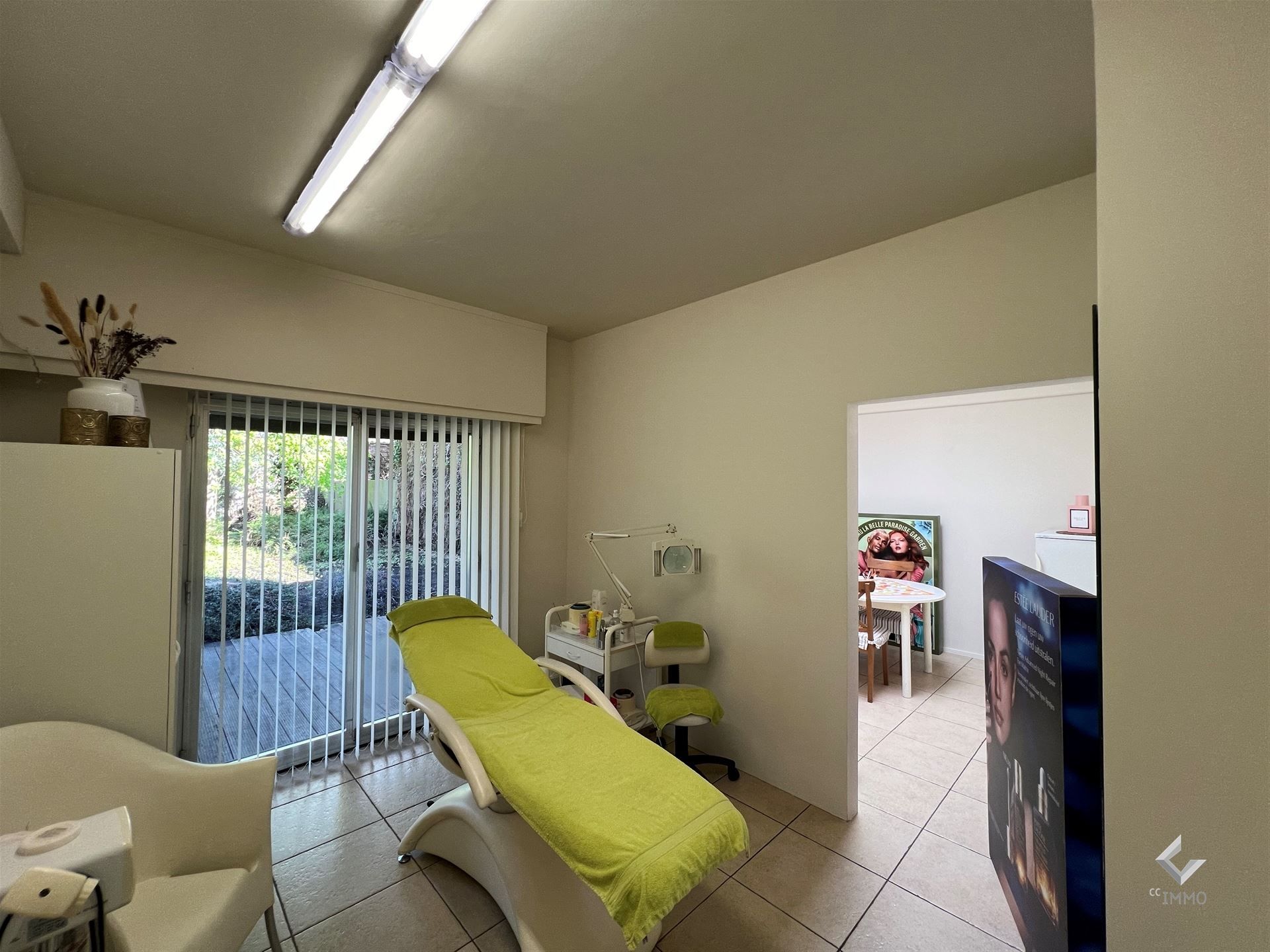 IN OPTIE: Handelspand ca. 160m² + tuin ca. 140m² op commerciële ligging! foto 5