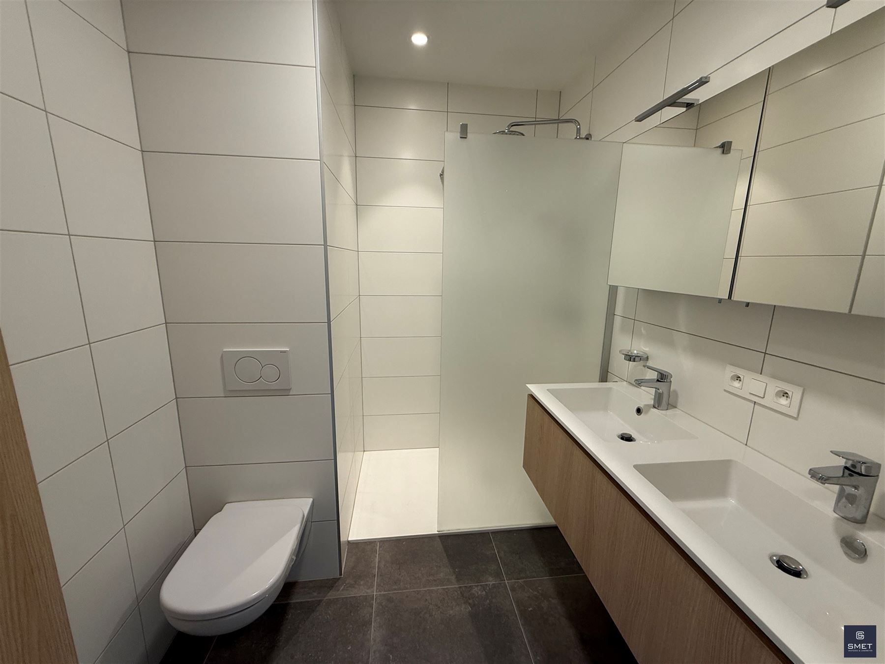 APPARTEMENT MET 2 SLPKS  EN GROOT TERRAS foto 13