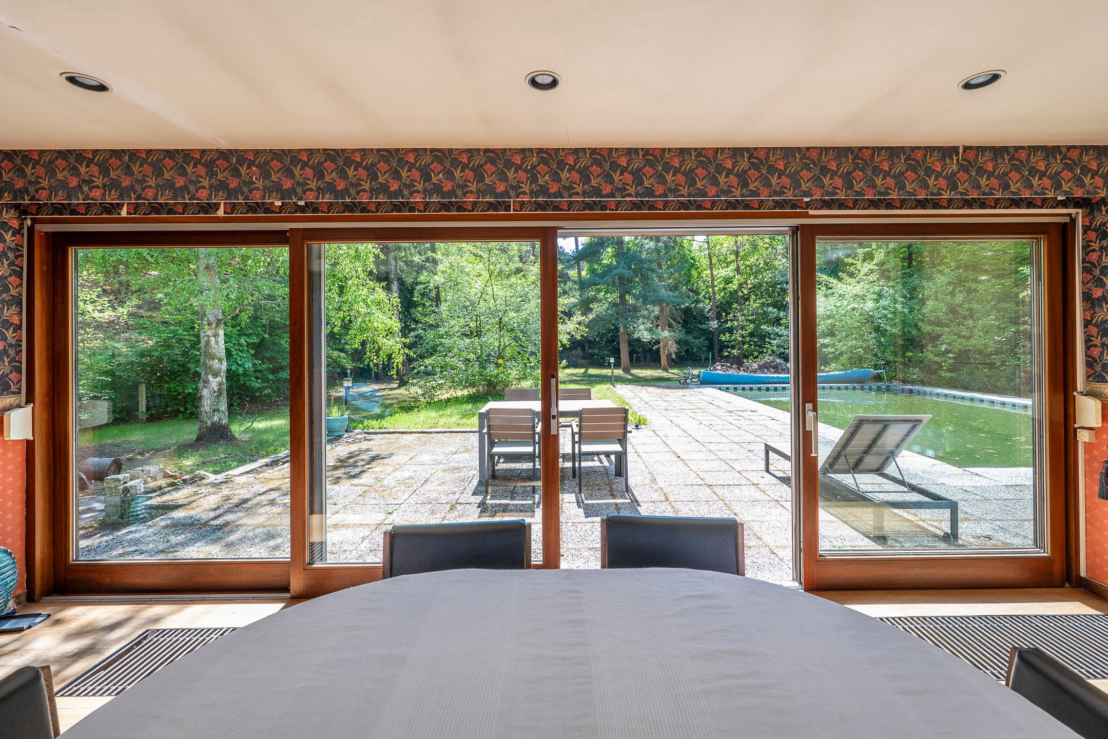 Unieke te renoveren villa op riant perceel foto 6