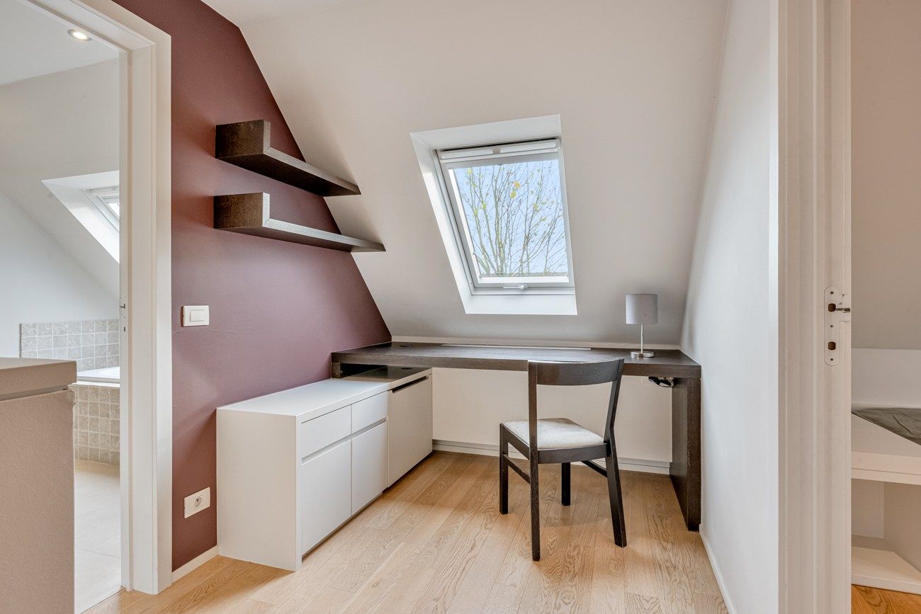 Instapklare halfopen bebouwing met 4 slaapkamers in Oostakker foto 19