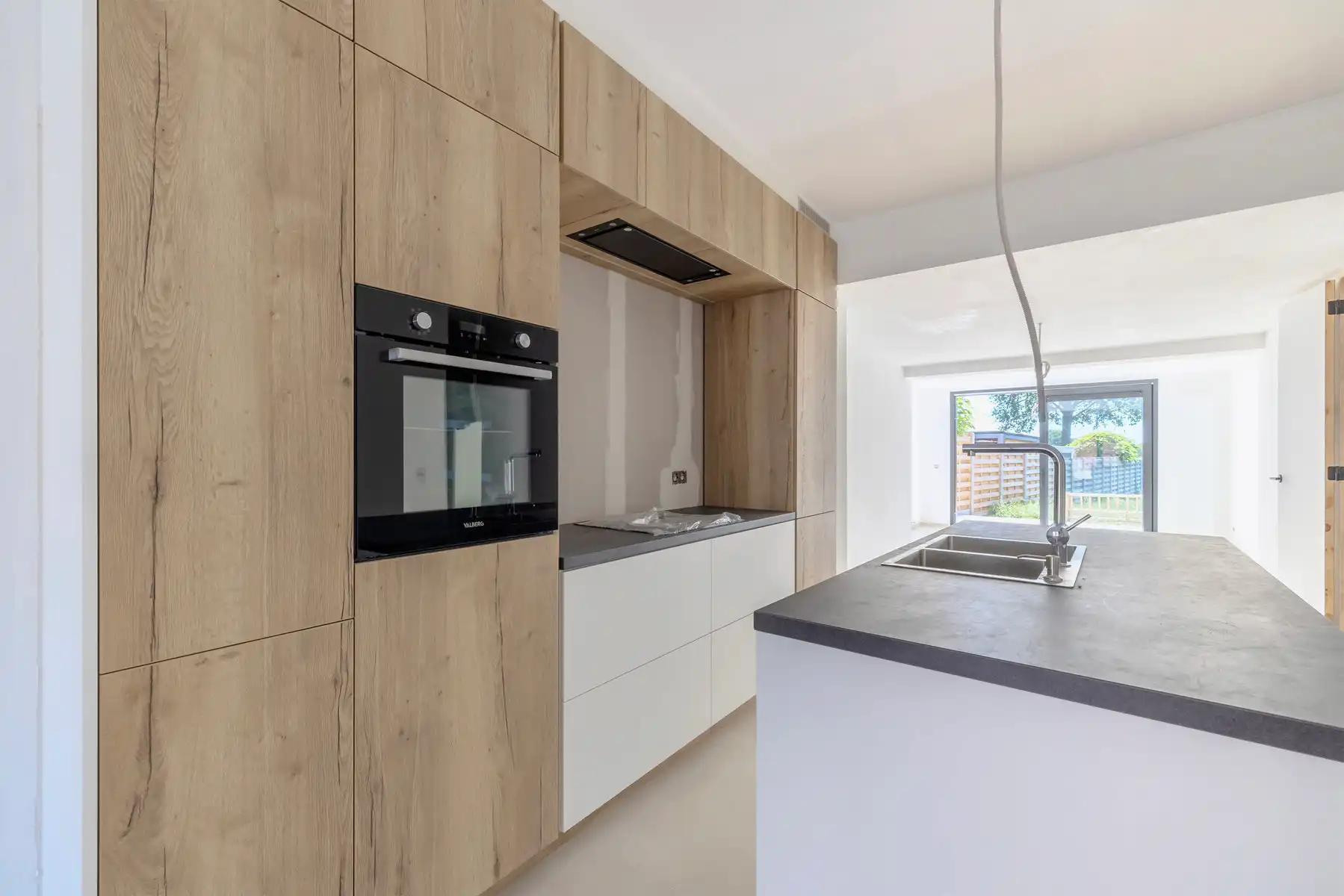 Gerenoveerde woning met 3 slaapkamers en tuin foto 5