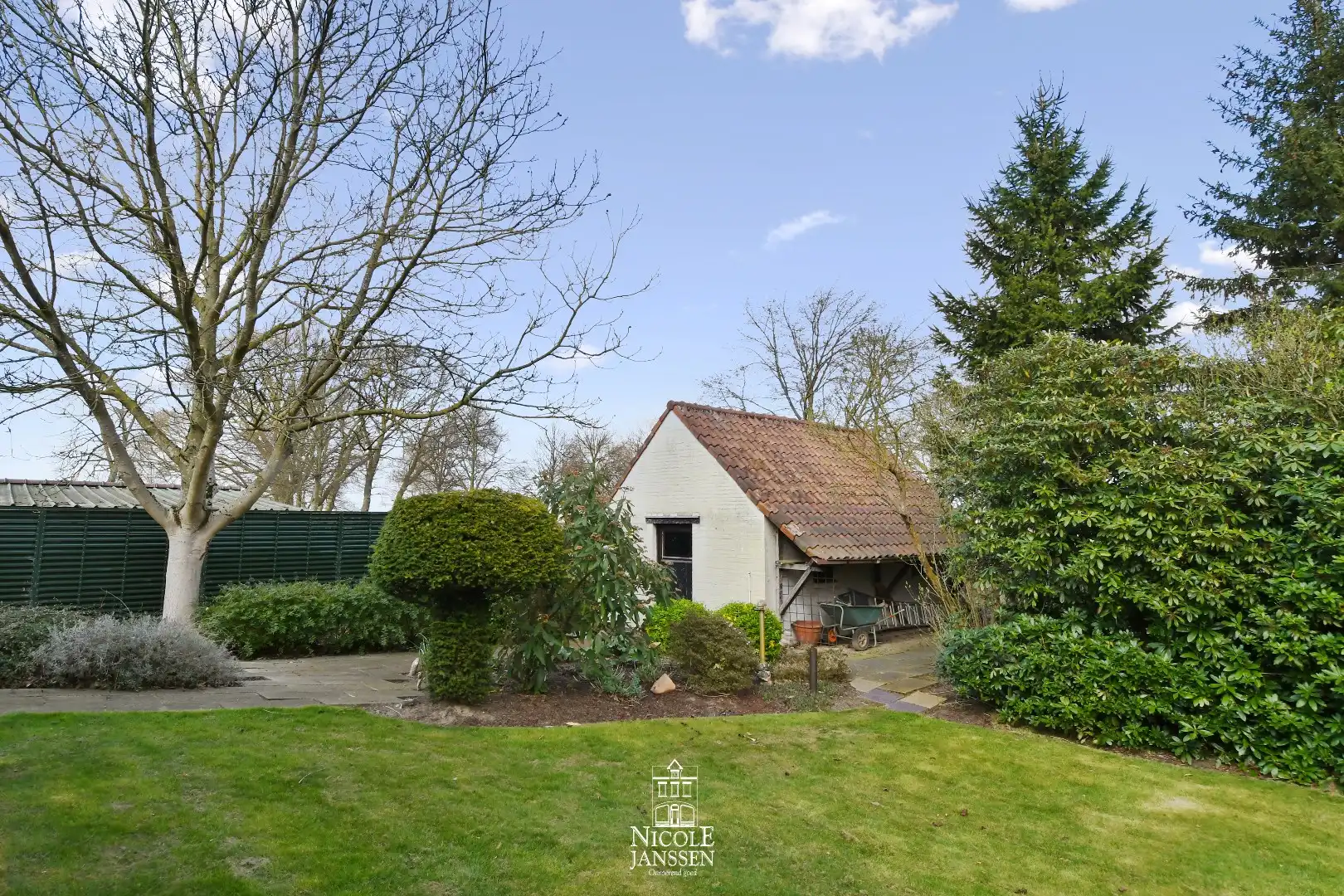 Ruime villa op een royaal perceel foto 31