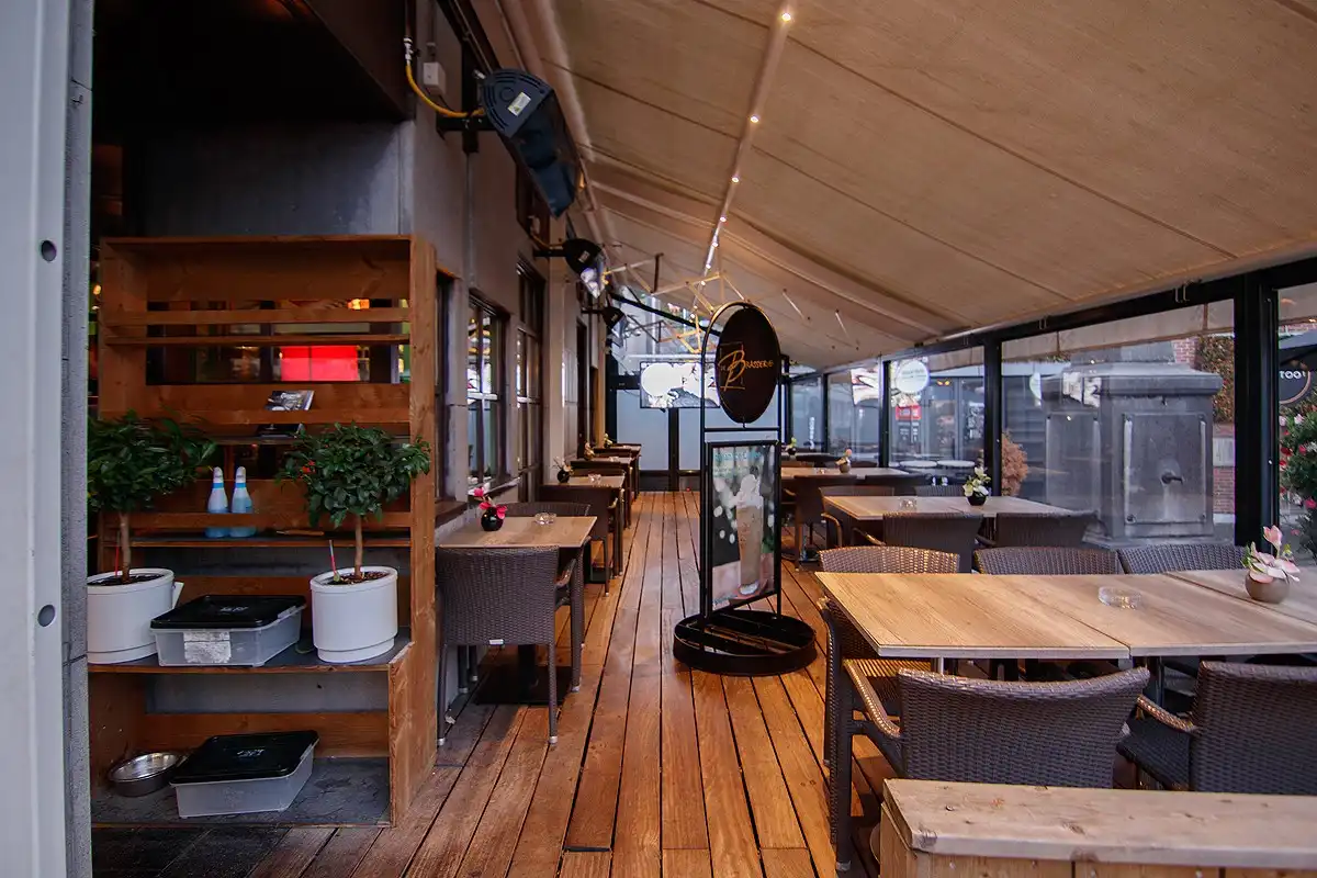 Horecapand met appartement en studio gelegen te Markt 35 te Bilzen Hoeselt foto 5