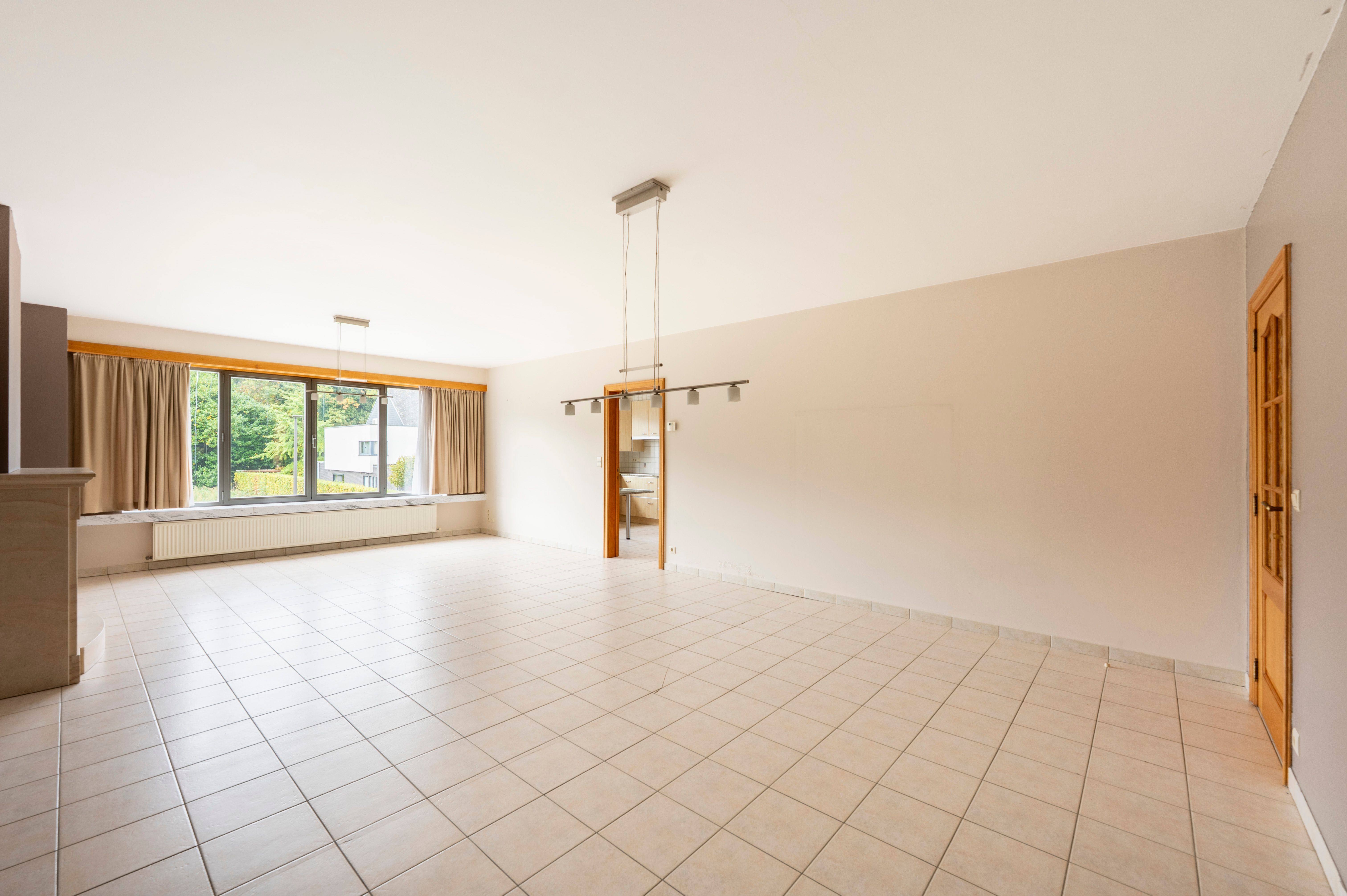 Ruim appartement met 2 slaapkamers, terras én garage in hartje Wommelgem! foto 9