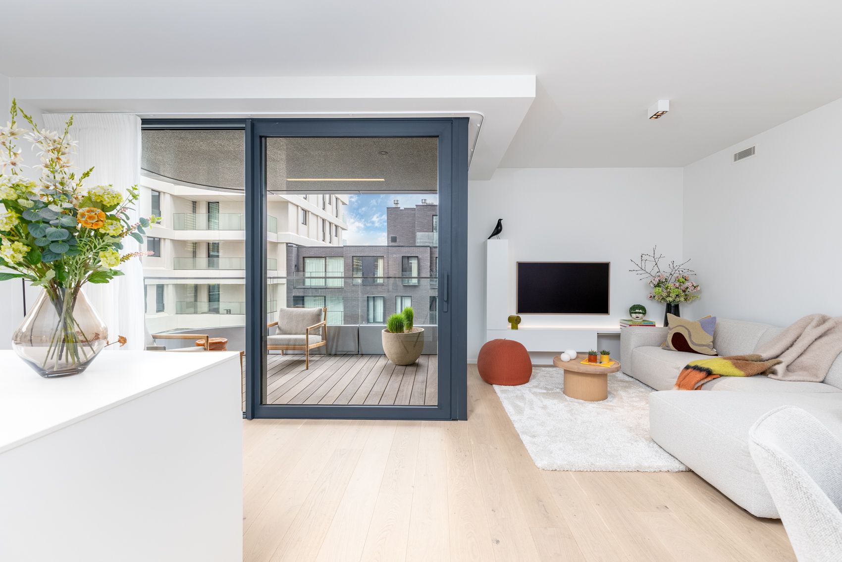 Modern nieuwbouwappartement te koop in Ensor Tower II – Oosteroever, Oostende foto {{pictureIndex}}