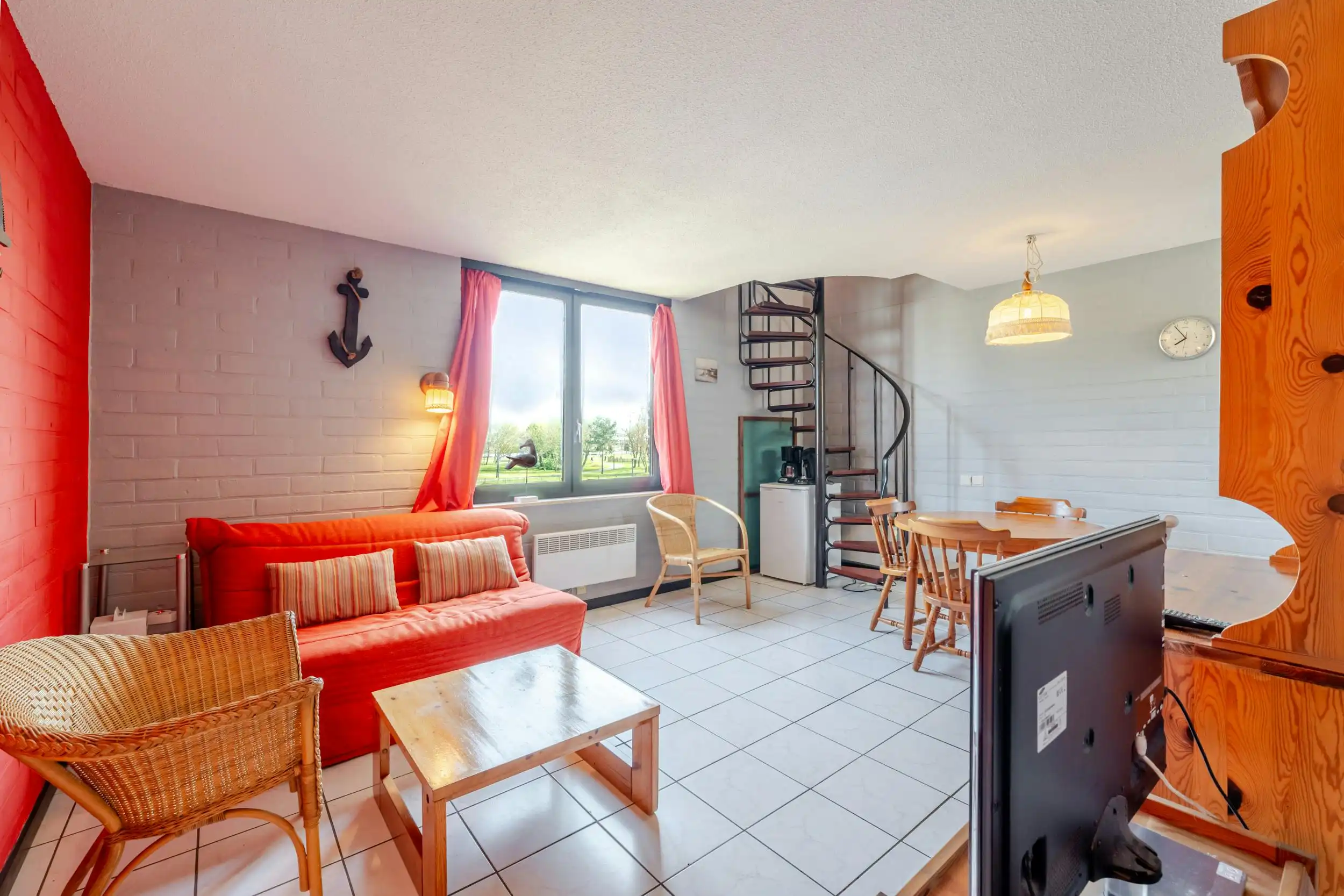 Lichtrijk appartement met één slaapkamer en slaaphoek foto 5