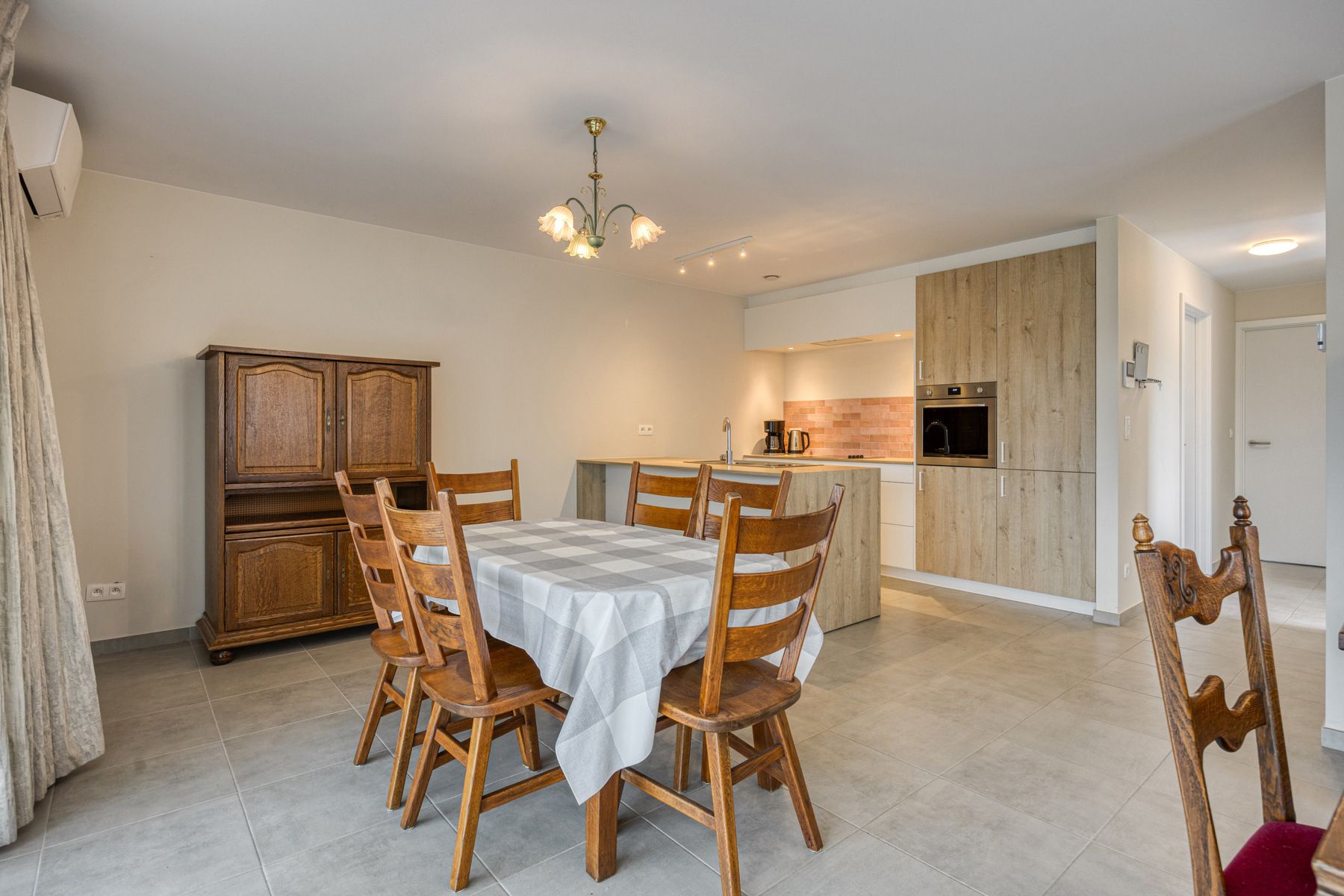 Gelijkvloers appartement met 2 slaapkamers foto 5