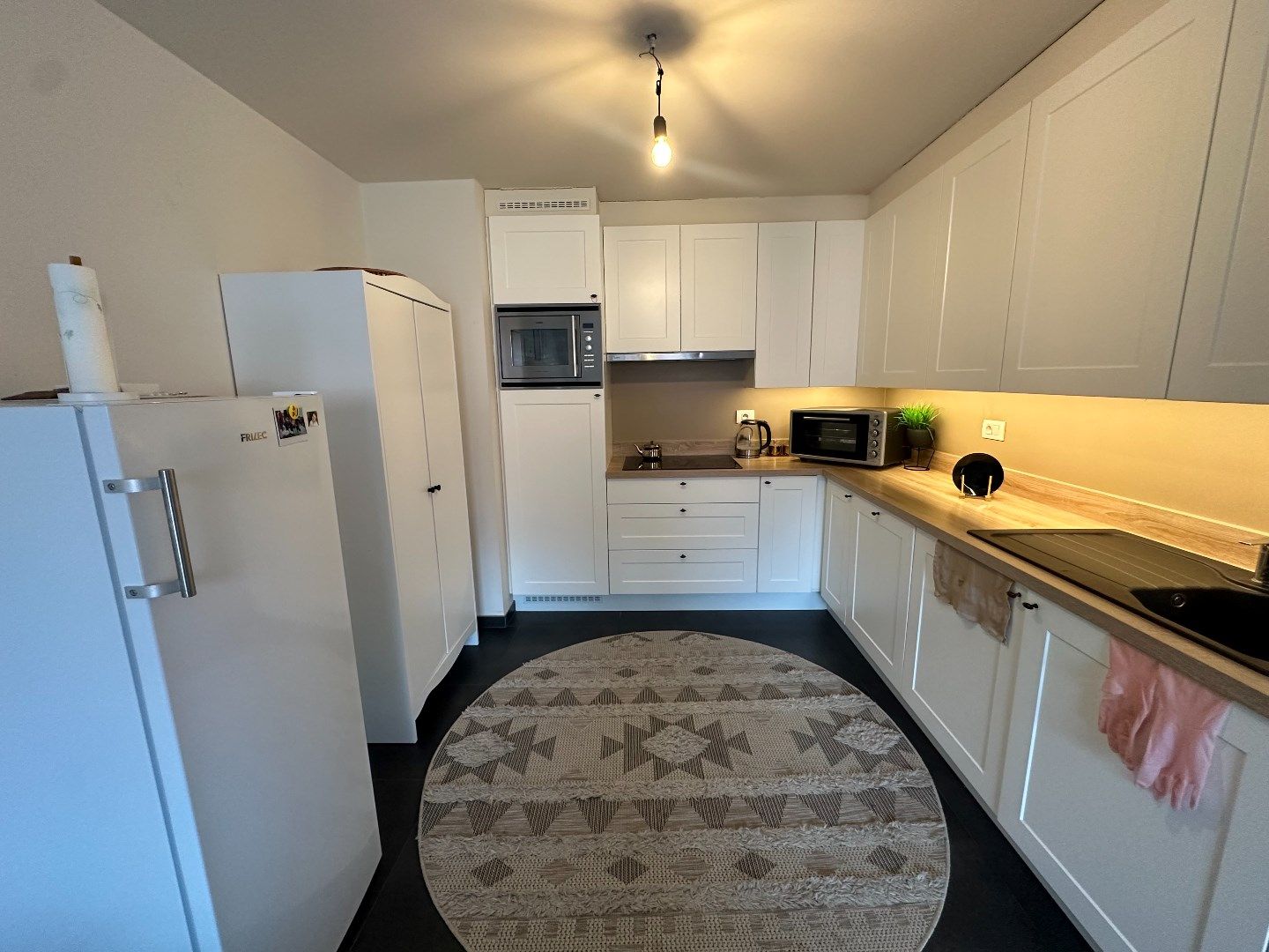 Centraal gelegen, energiezuinig appartement met twee ruime slaapkamers foto 2