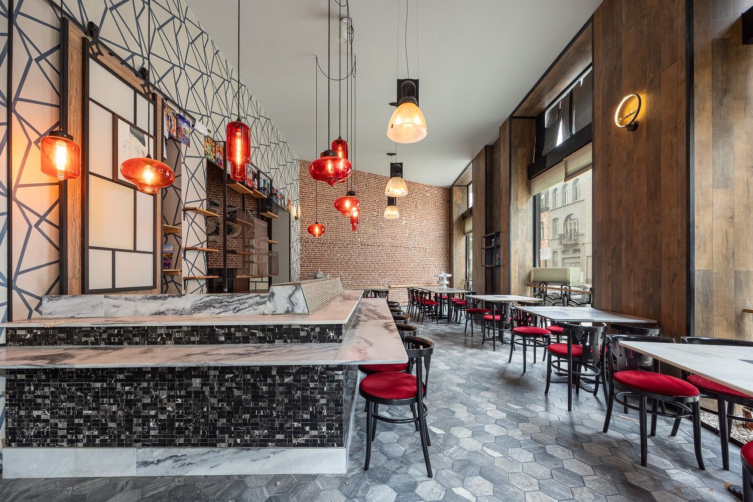 Commercieel handelsgelijkvloers te huur op uitstekende hoeklocatie foto 3
