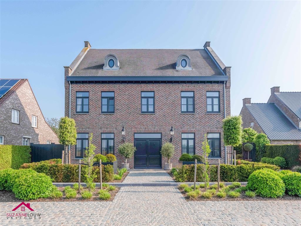 Landelijke villawoning met multifunctioneel aangrenzend gebouw foto 2