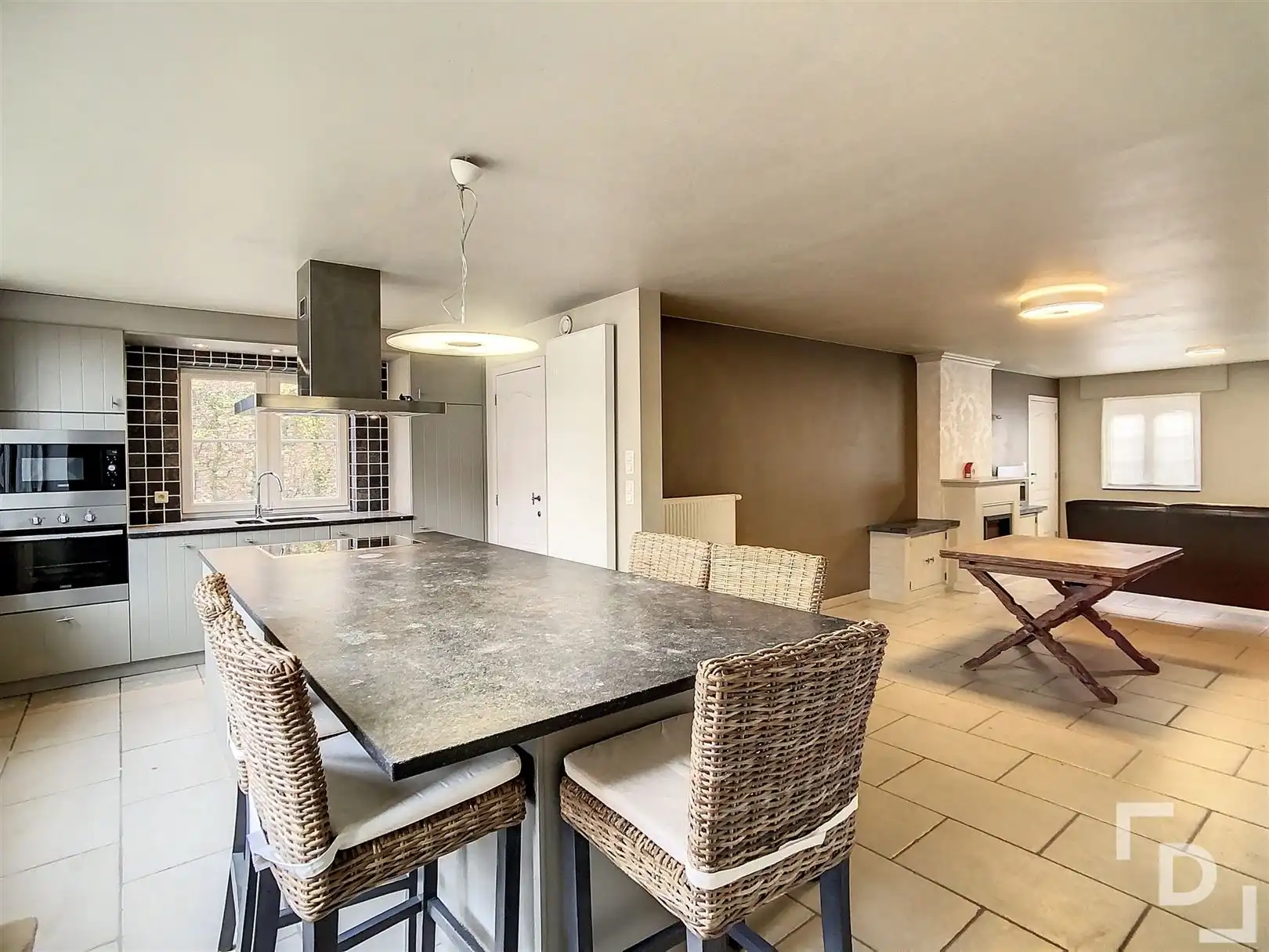 Half open bebouwing in landelijke stijl te huur in Moorslede. foto 4