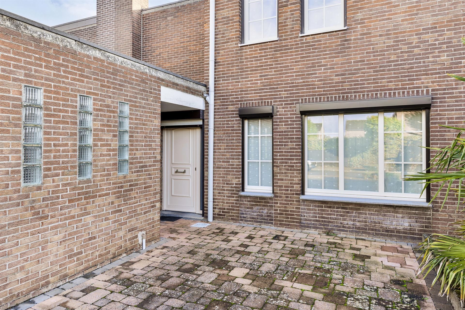 Instapklare woning met 3 slaapkamers en tuintje foto 5