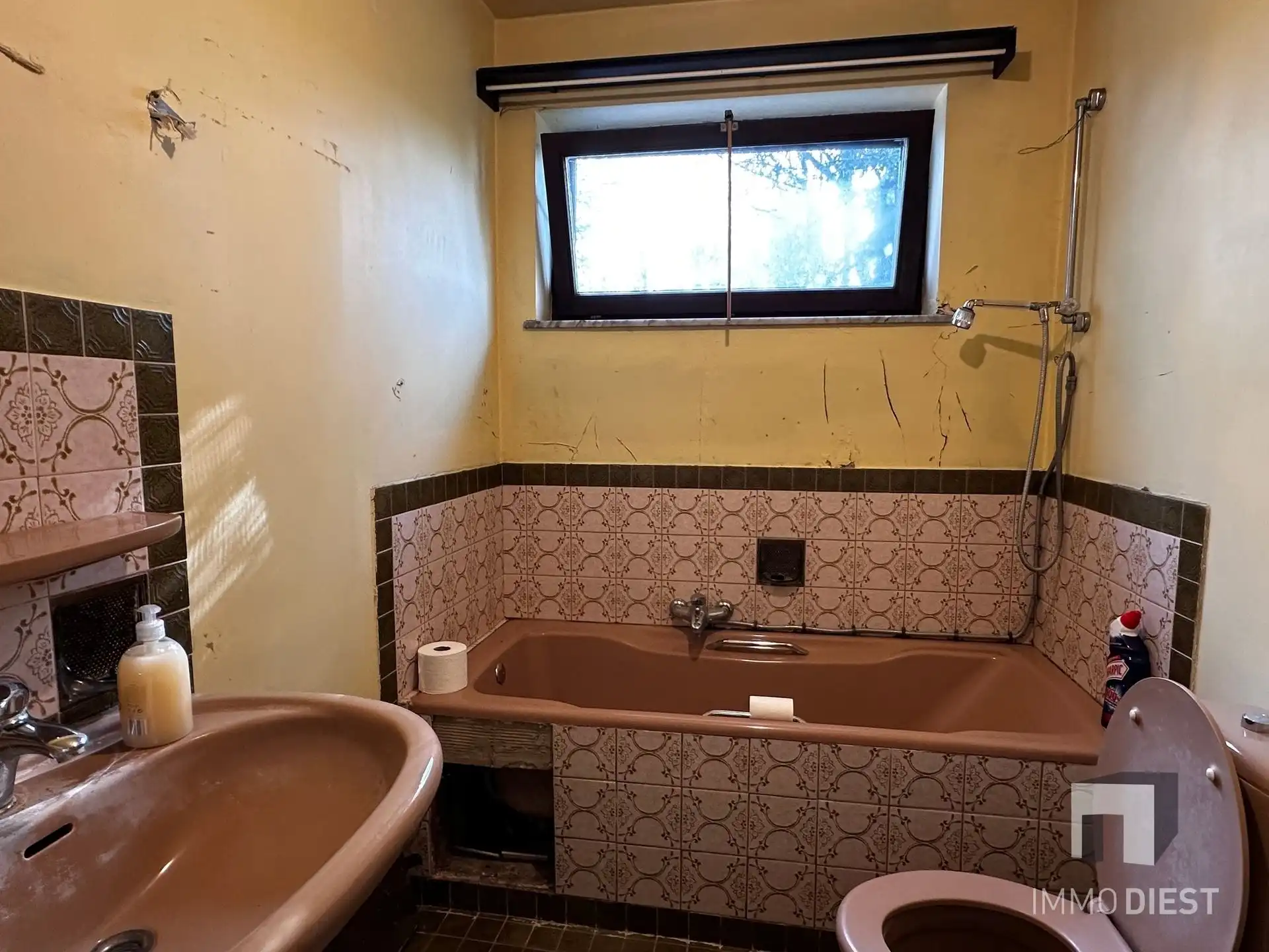 Te renoveren woning met 4 slaapkamers op Schellekensberg foto 17