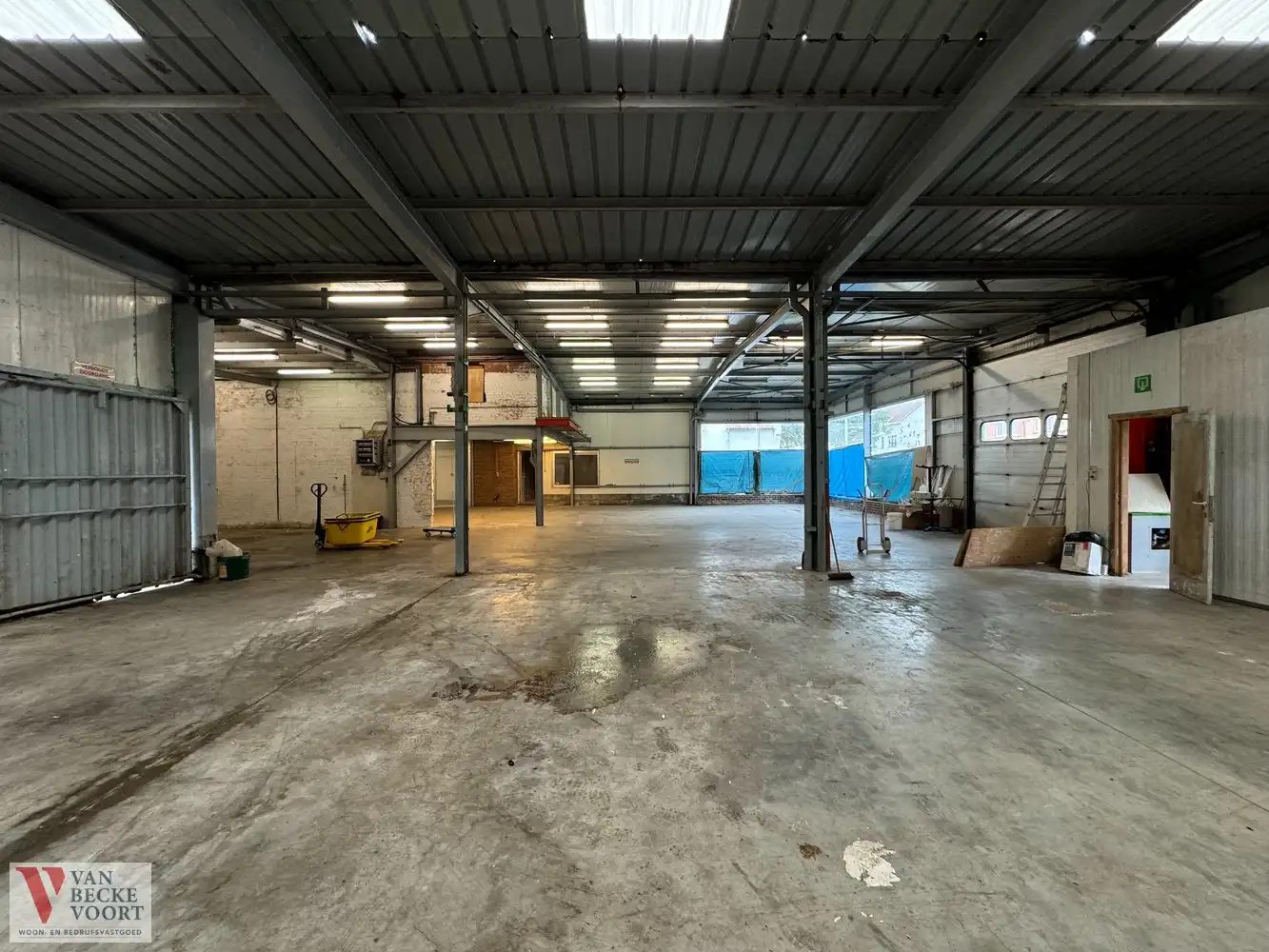 Opslagplaats 384 m² foto 3