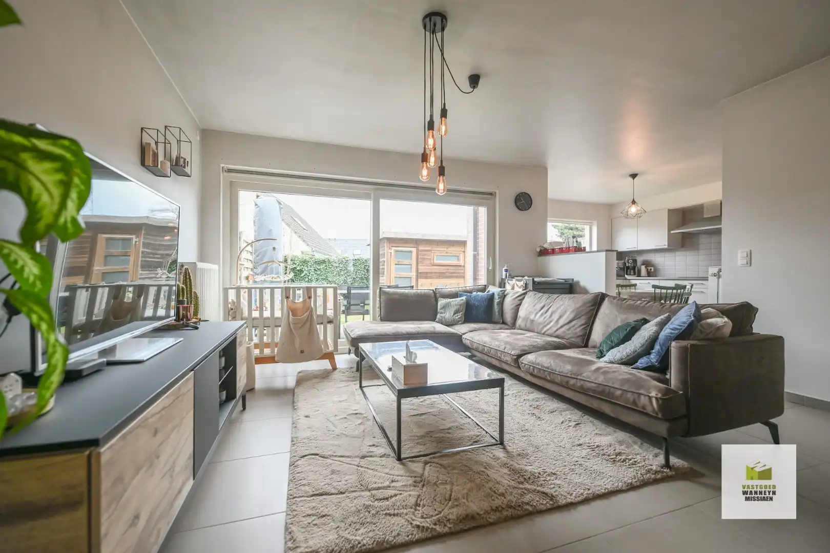 Energiezuinige en instapklare woning op rustige ligging in doodlopende straat te centrum Roeselare foto 8