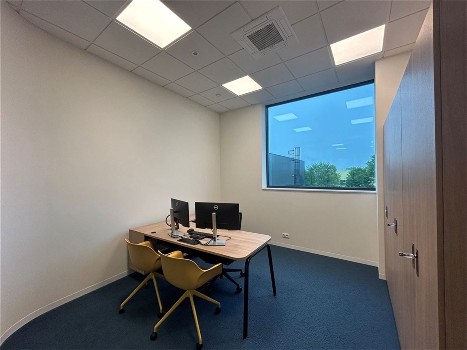 Kantoorgebouw foto 10