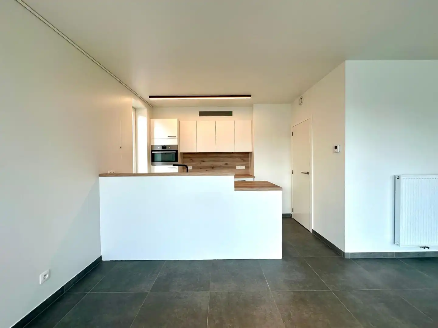 Modern appartement op gunstige ligging te Sint-Andries foto 4