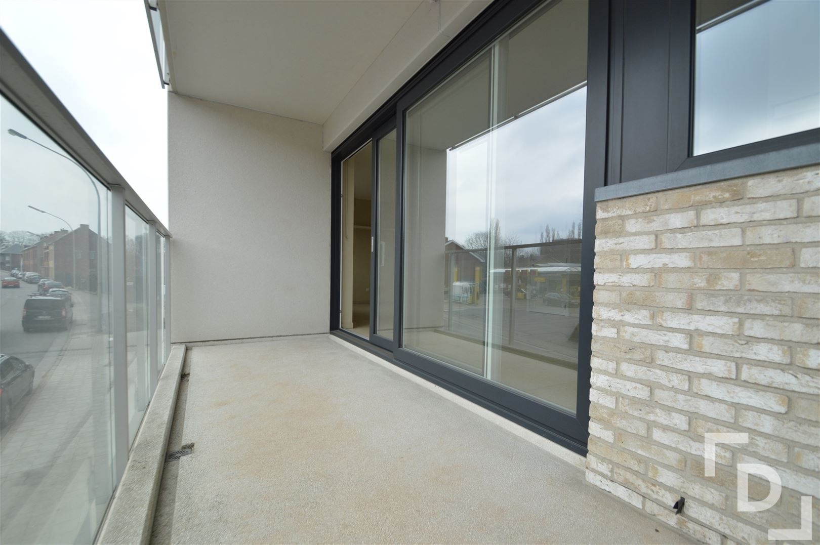 Centraal gelegen appartement met garage te huur. foto 4