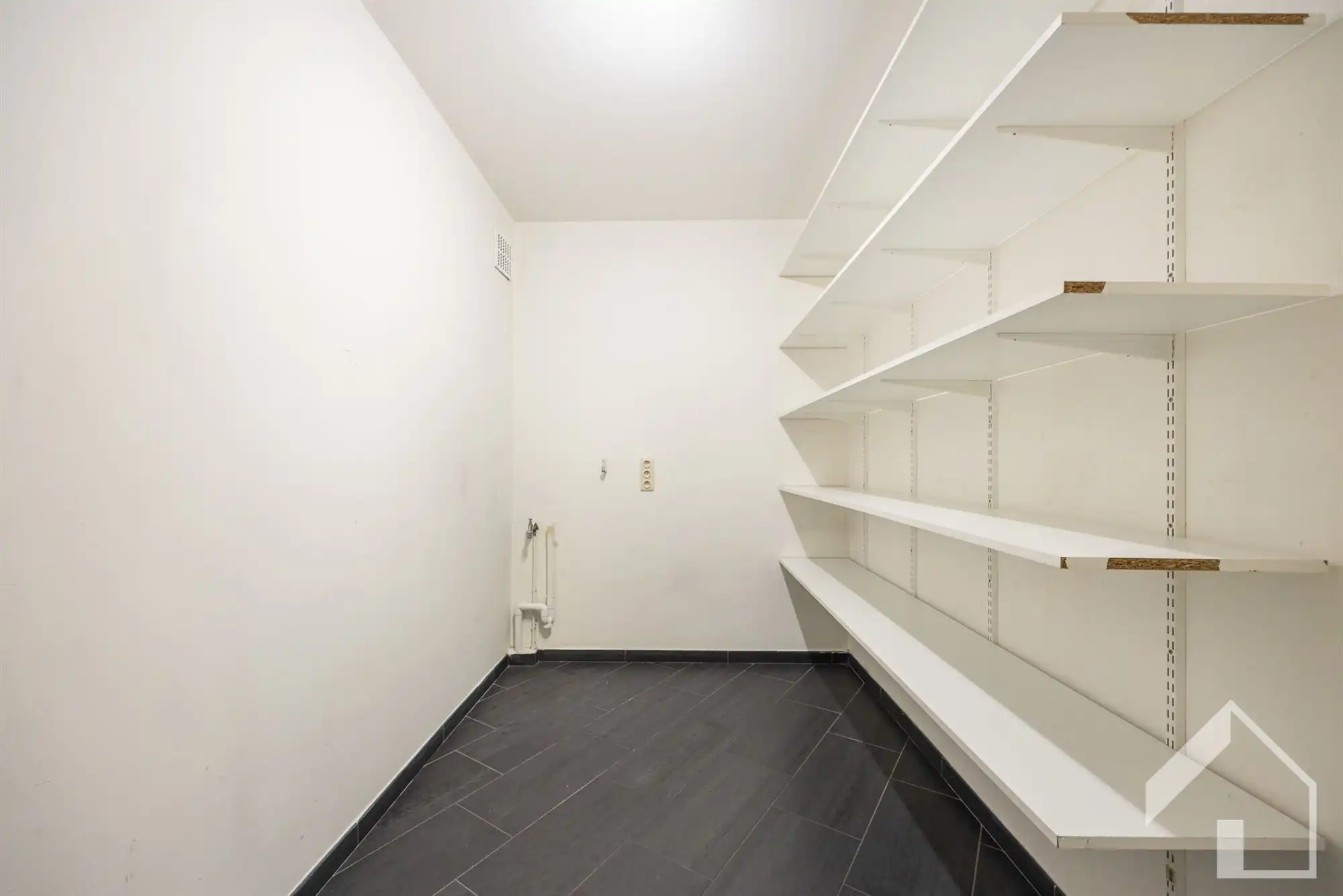 Groot instapklaar appartement van 140m2 met 3 slaapkamers foto 13