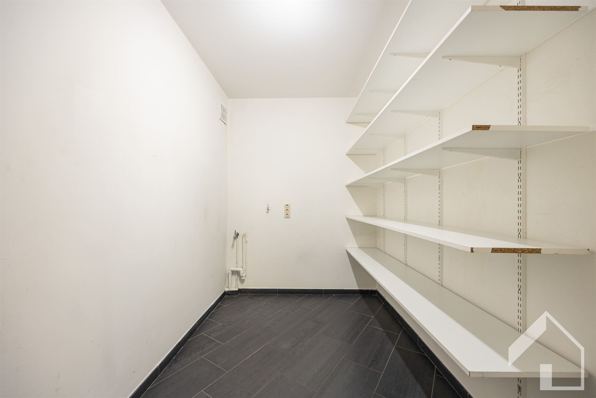 Groot instapklaar appartement van 140m2 met 3 slaapkamers foto 13