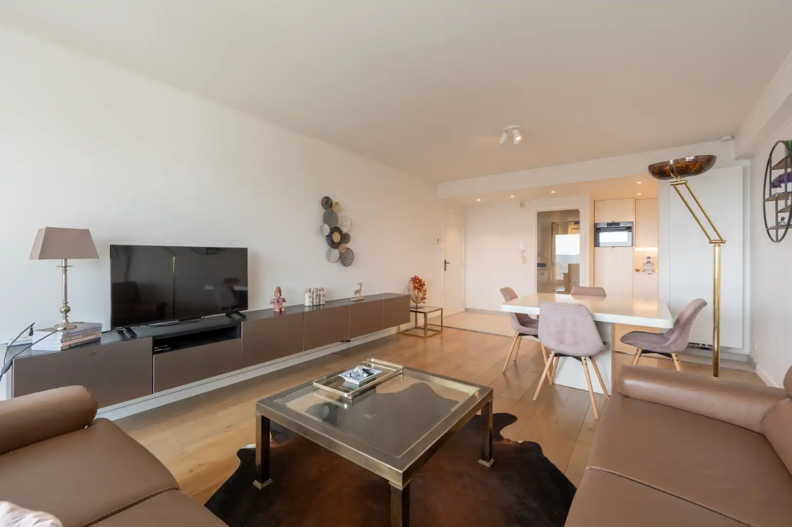 Appartement op de vijfde verdieping gelegen in hartje Zoute op enkele passen van het Albertplein  foto 5