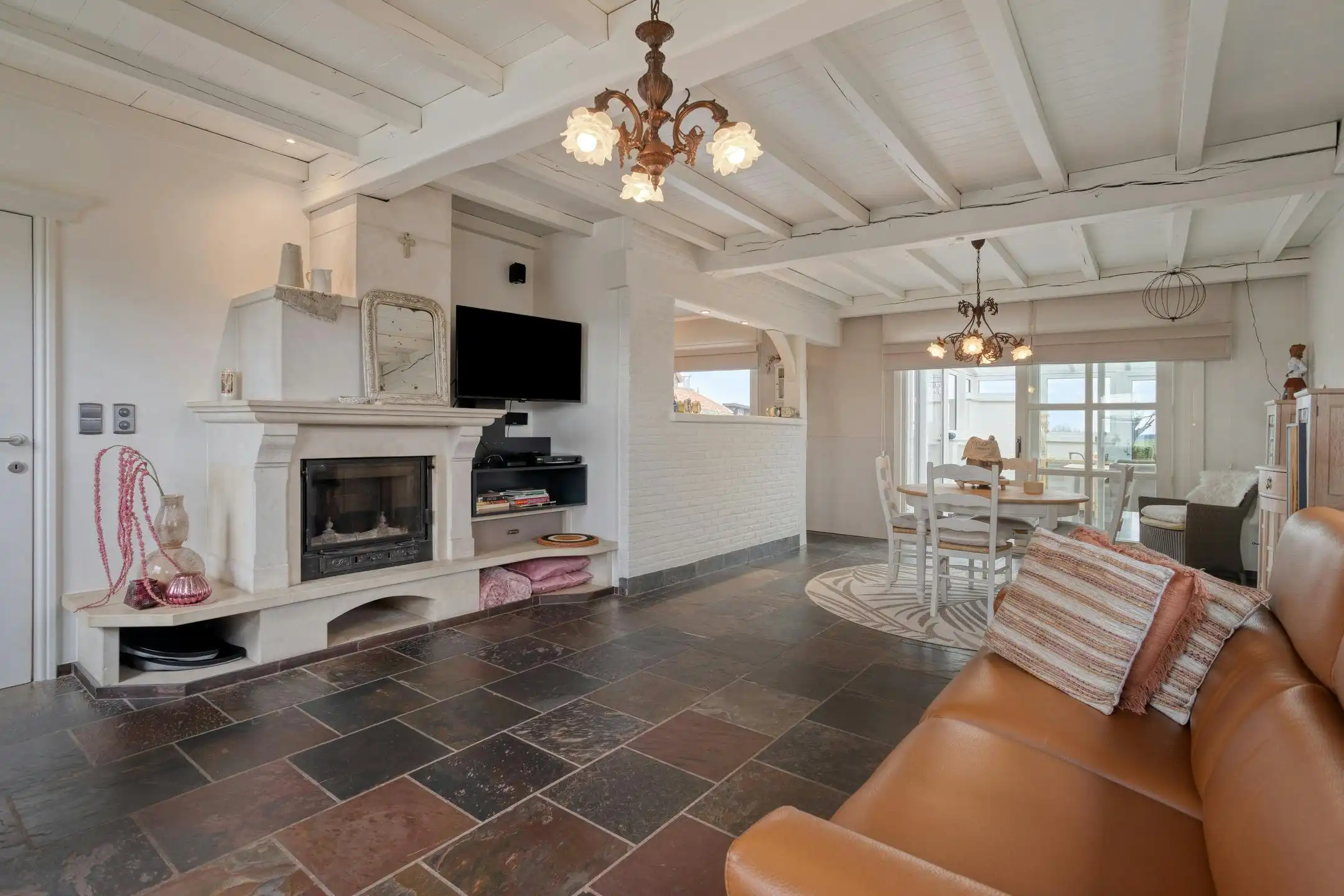 Landelijke woning met 4 slaapkamers op 2.772m² te Beauvoorde. foto 12