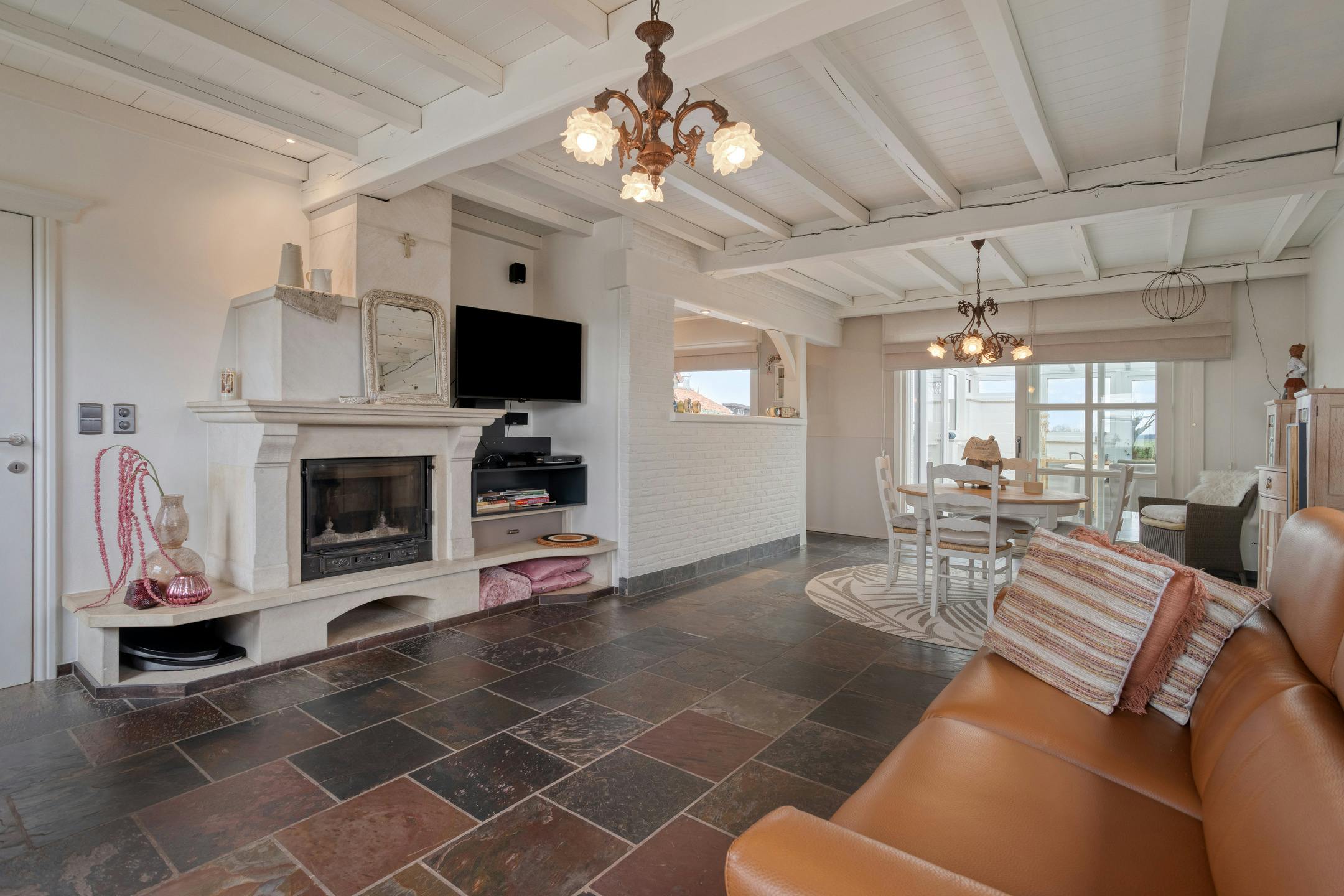 Landelijke woning met 4 slaapkamers op 2.772m² te Beauvoorde. foto 14