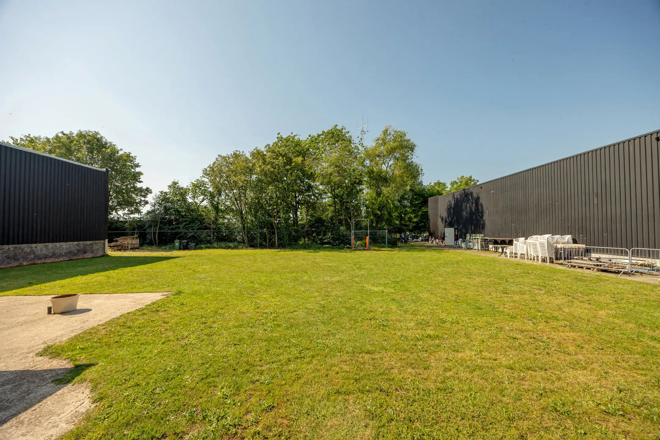 Magazijn met showroom, kantoren en prachtige woning te koop foto 20