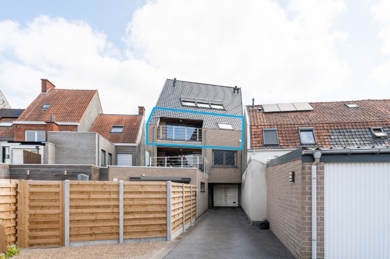 Roeselare-stadskern. Recent en prachtig tweeslaapkamerappartement gelegen op de 2de verdieping. Kleine residentie. Op wandelafstand van alles. Unieke vergezichten ! foto 12