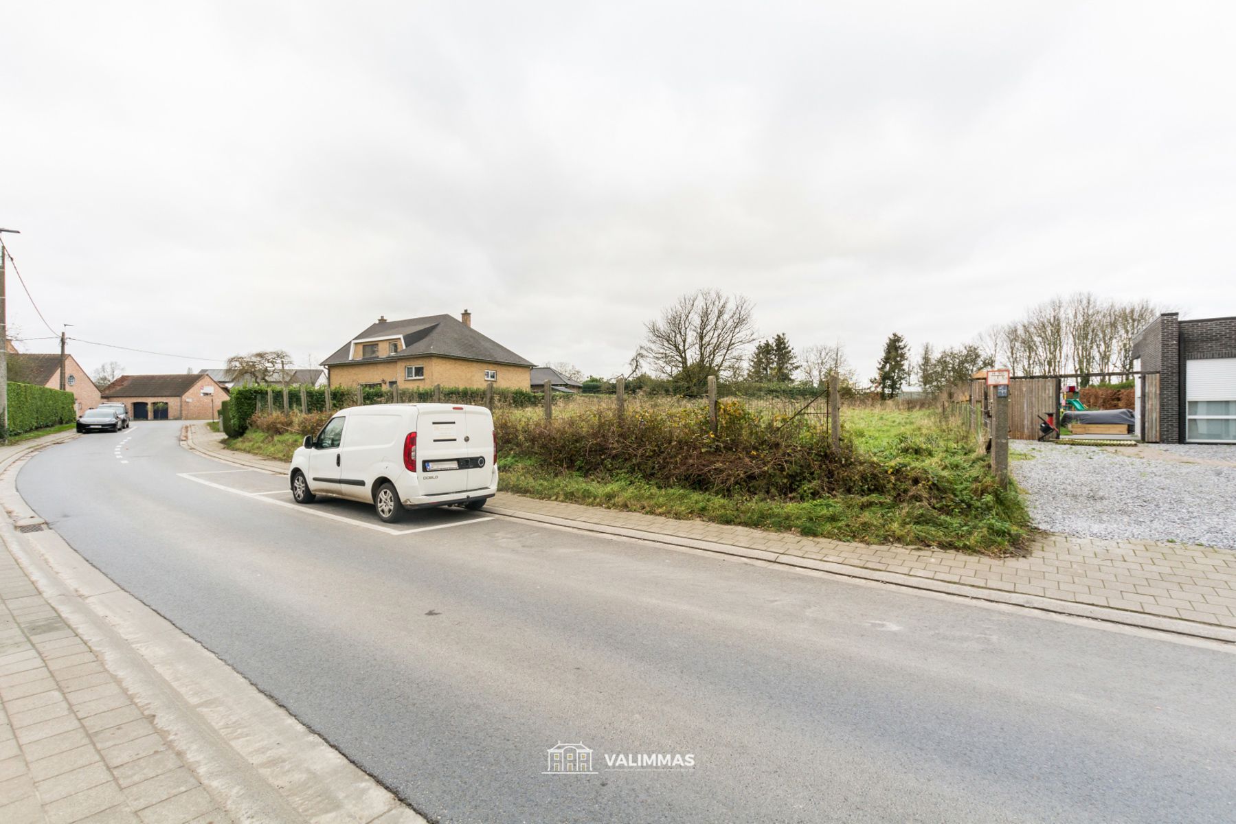 Landelijk gelegen bouwgrond voor een ruime driegevelwoning foto 2