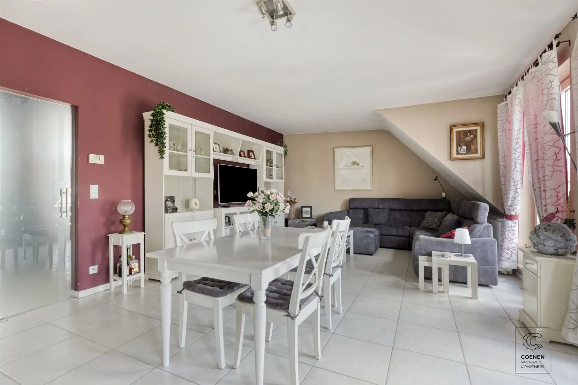 Instapklaar appartement met zonnig terras te Brecht! foto 5