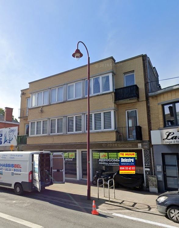 Rez-de-chaussée commercial à louer foto {{pictureIndex}}