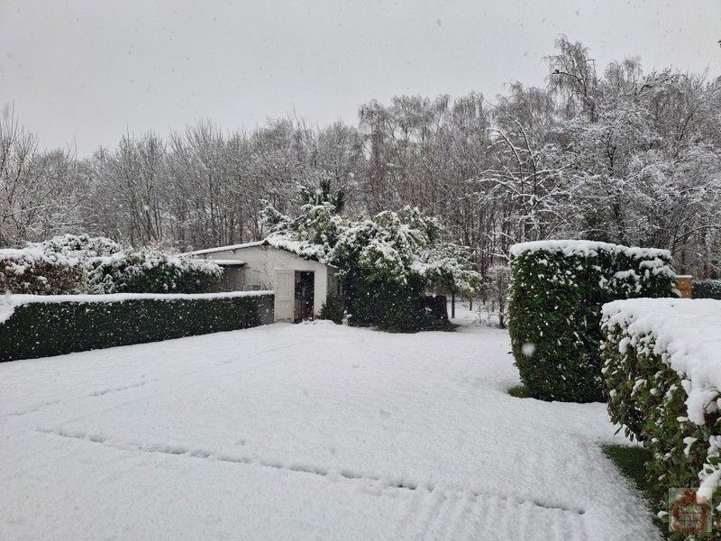 Goed gelegen half open bebouwing met 4 slaapkamer, garage en tuin foto 2