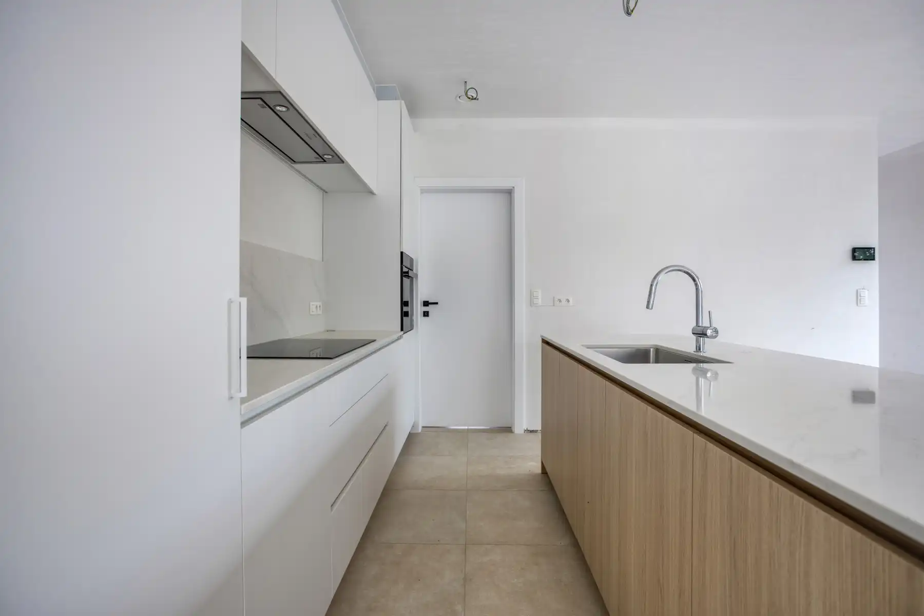 Stijlvolle nieuwbouwwoning met tuin, 3 slpks & 2 badk foto 4