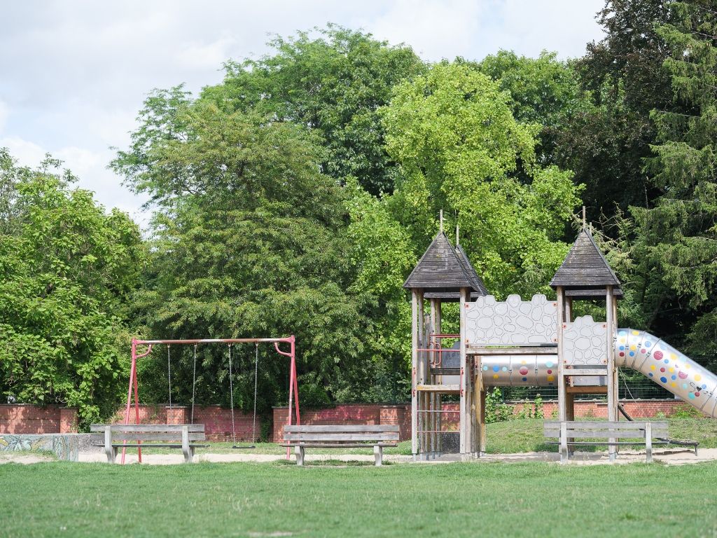 Stijlvol en lichtrijk 2-slaapkamer appartement met terras op wandelafstand van het historisch centrum. foto 21