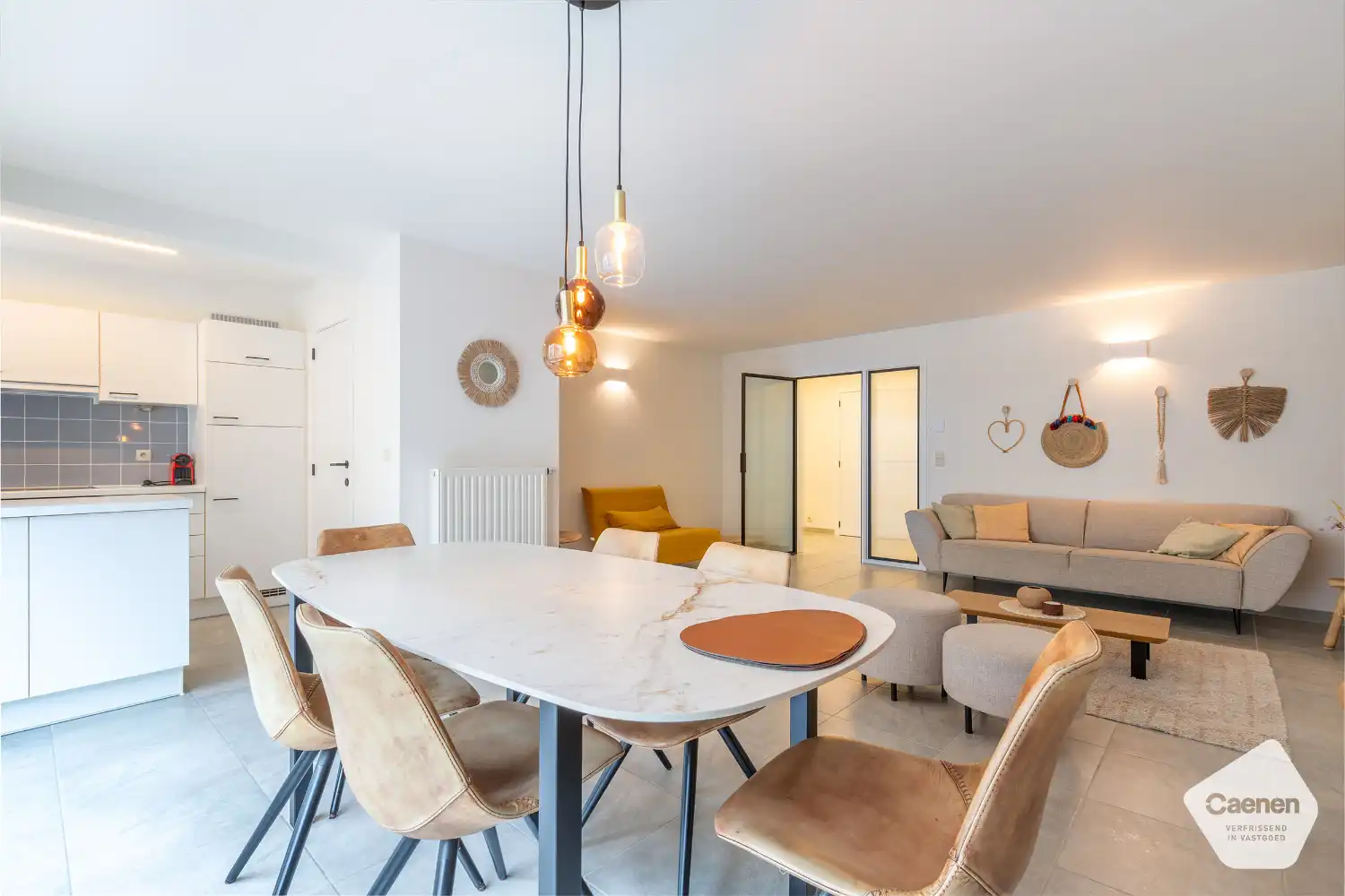 Ruim en instapklaar appartement met aangenaam terras, gelegen op een rustige locatie foto 3
