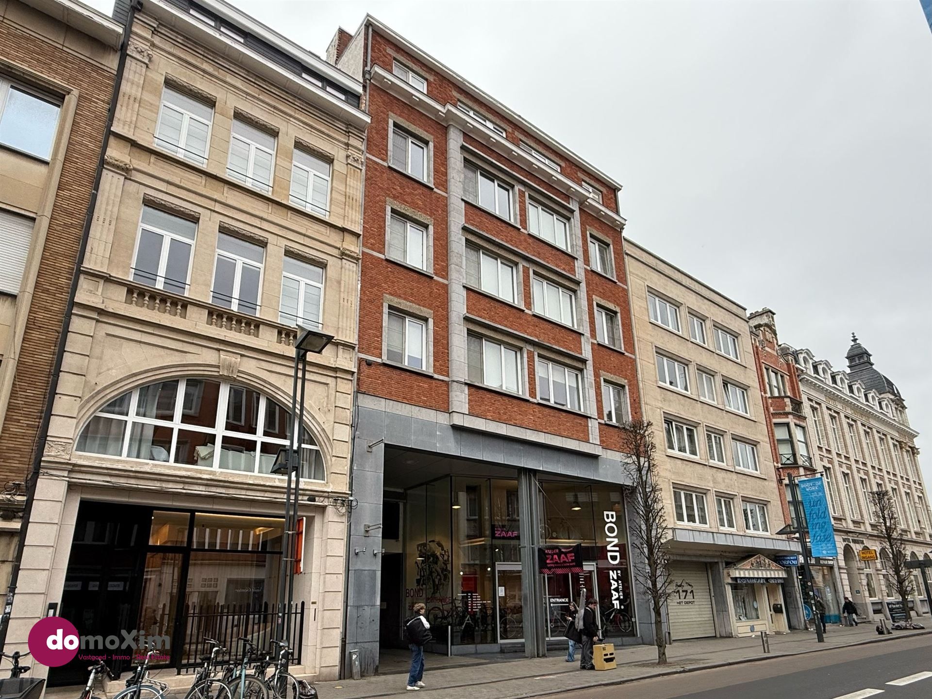 Moderne gemeubelde studio, geschikt voor één persoon, in het centrum van Leuven  foto {{pictureIndex}}