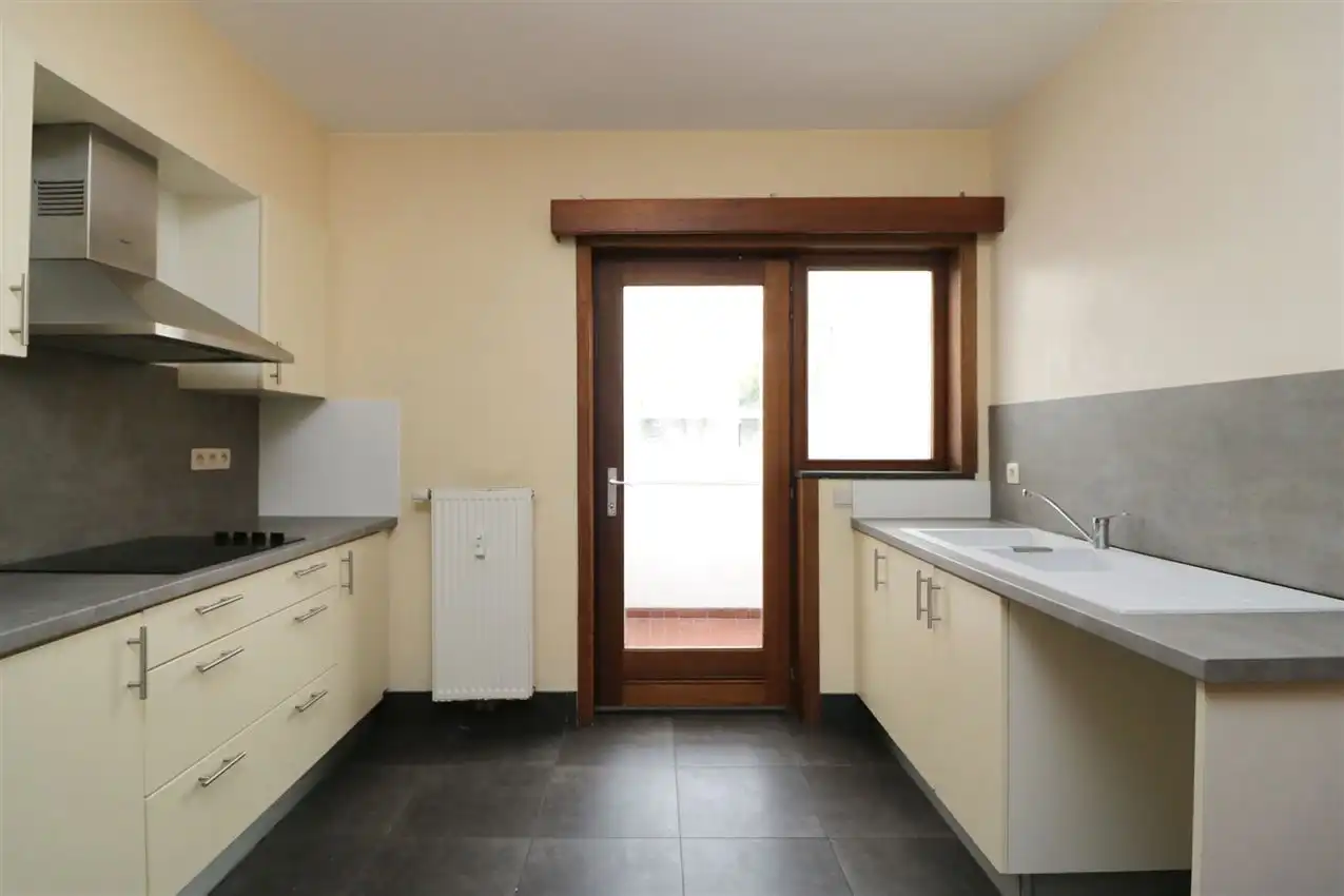 Opbrengsteigendom (handel & 4 app) op toplocatie foto 97