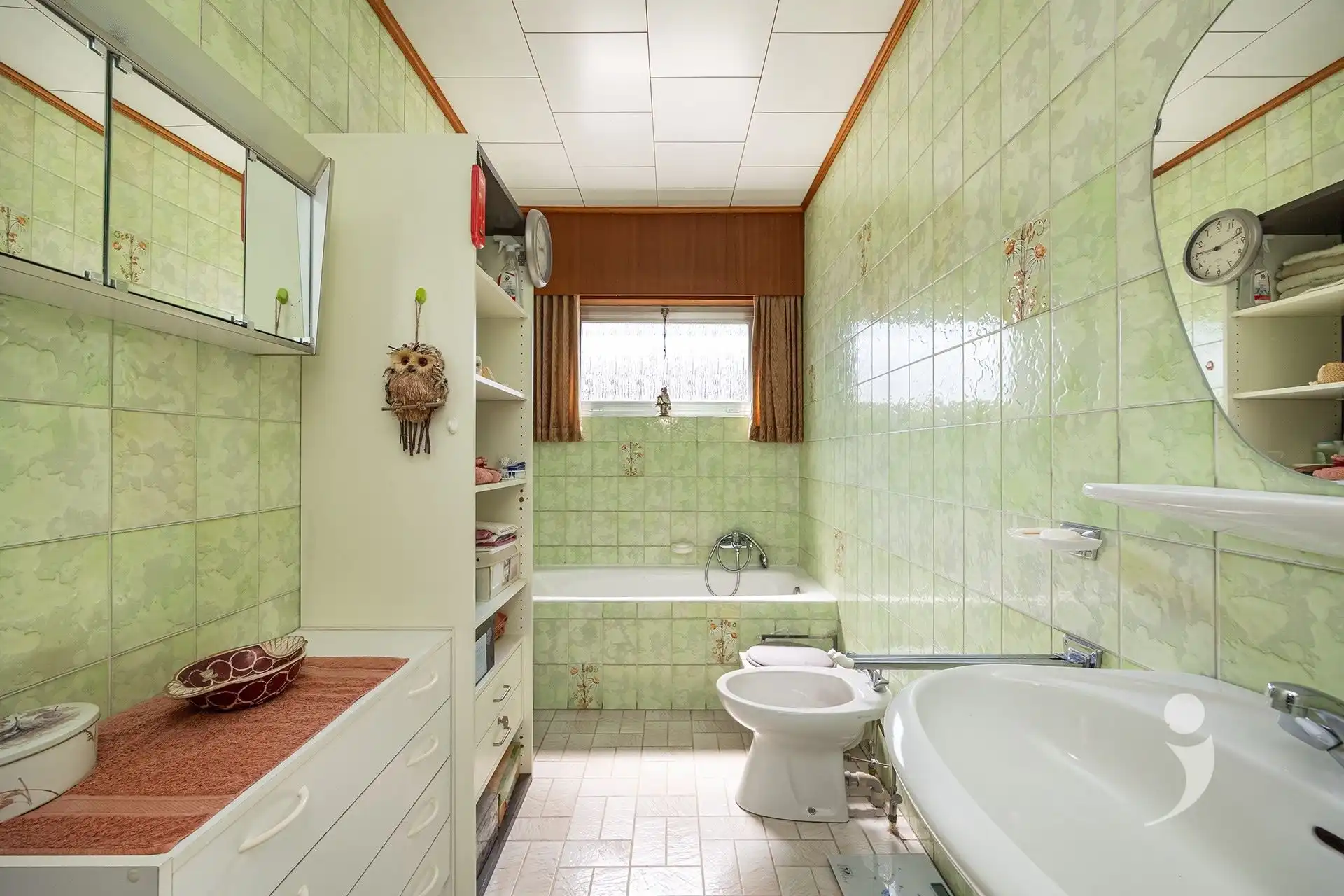 Te renoveren alleenstaande woning met zuidgerichte tuin en weids uitzicht foto 11