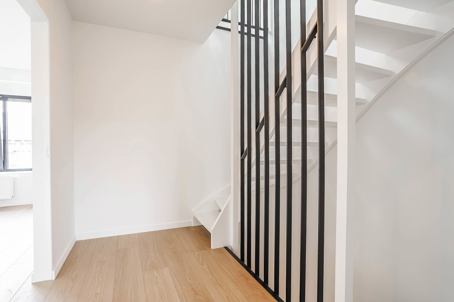Prachtige, compleet gerenoveerde luxewoning op toplocatie te Kapelle-op-den-Bos foto 16