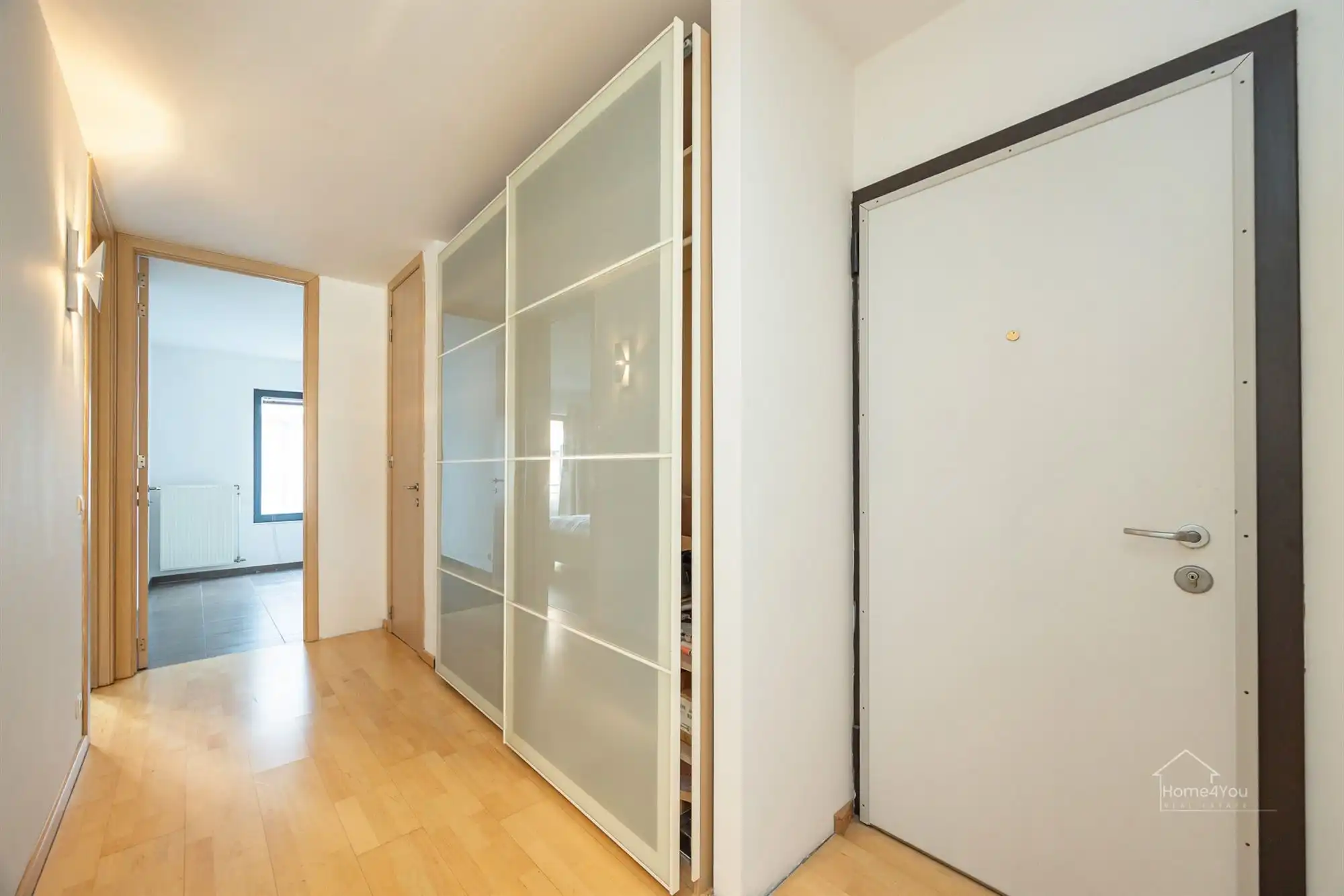 Stijlvolle en lichtrijke woning met 2 slaapkamers op zuid. foto 3